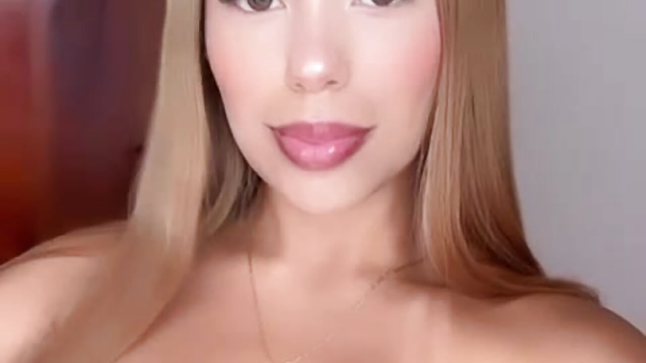 😏😋 - video oleh model kamera nikolevoshkie_