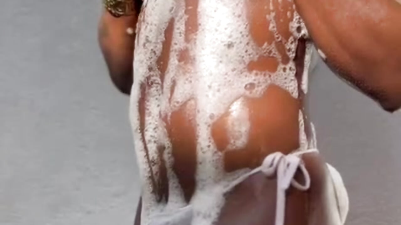 take a shower with me bby – видео вебкам-модели Paulina_Sodi