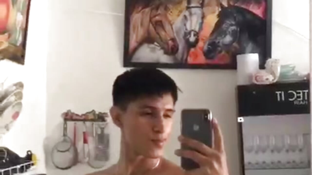 Video de WhatsApp 2025-05-05 a las 21,06,08_89aa75a5 - video oleh rowanbigboy23 kamera model