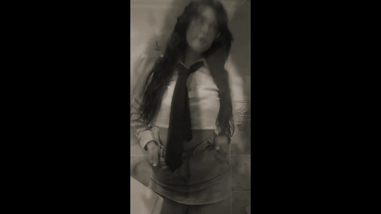 black and white look more sexy 😏🥵 - video by Shalyn_Lux cam model