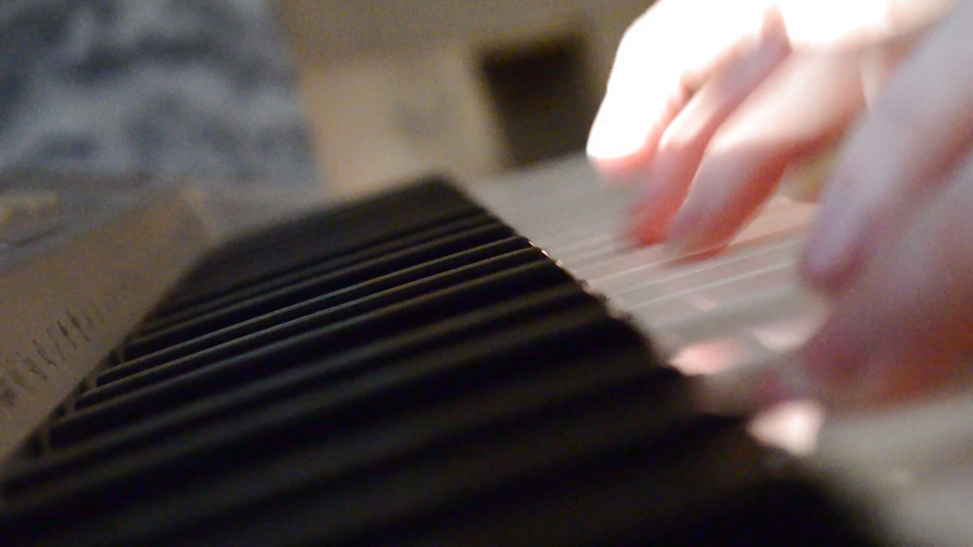 ASMR Vibes - video oleh QueerASMR kamera model