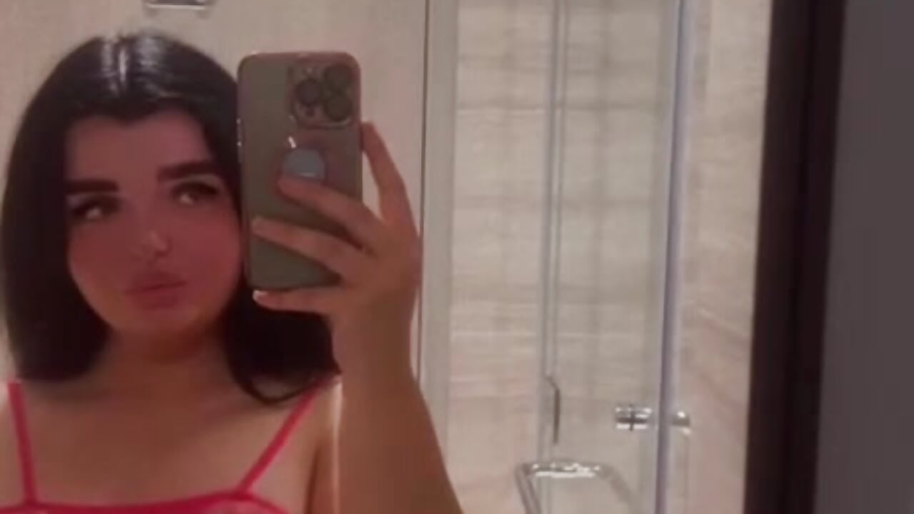 tease boobs 😘
