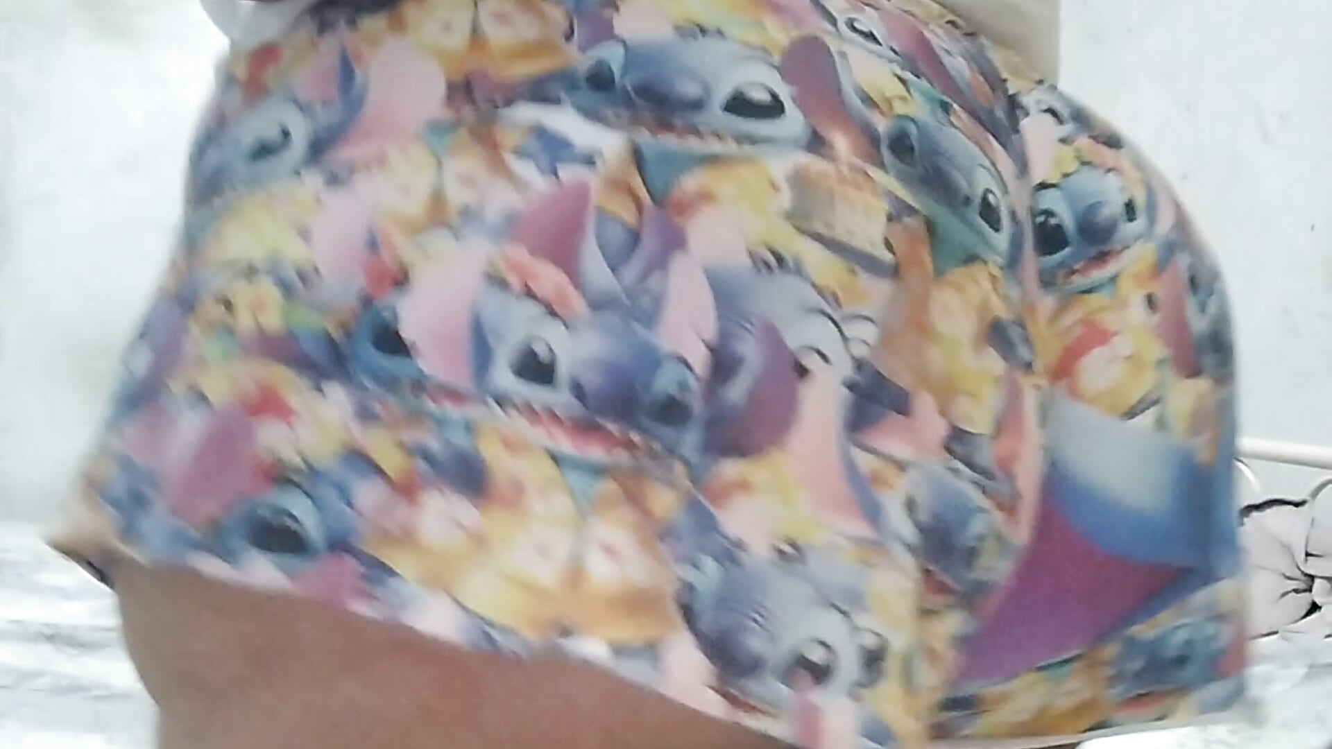 Shaking her hips - video oleh Vydinha kamera model