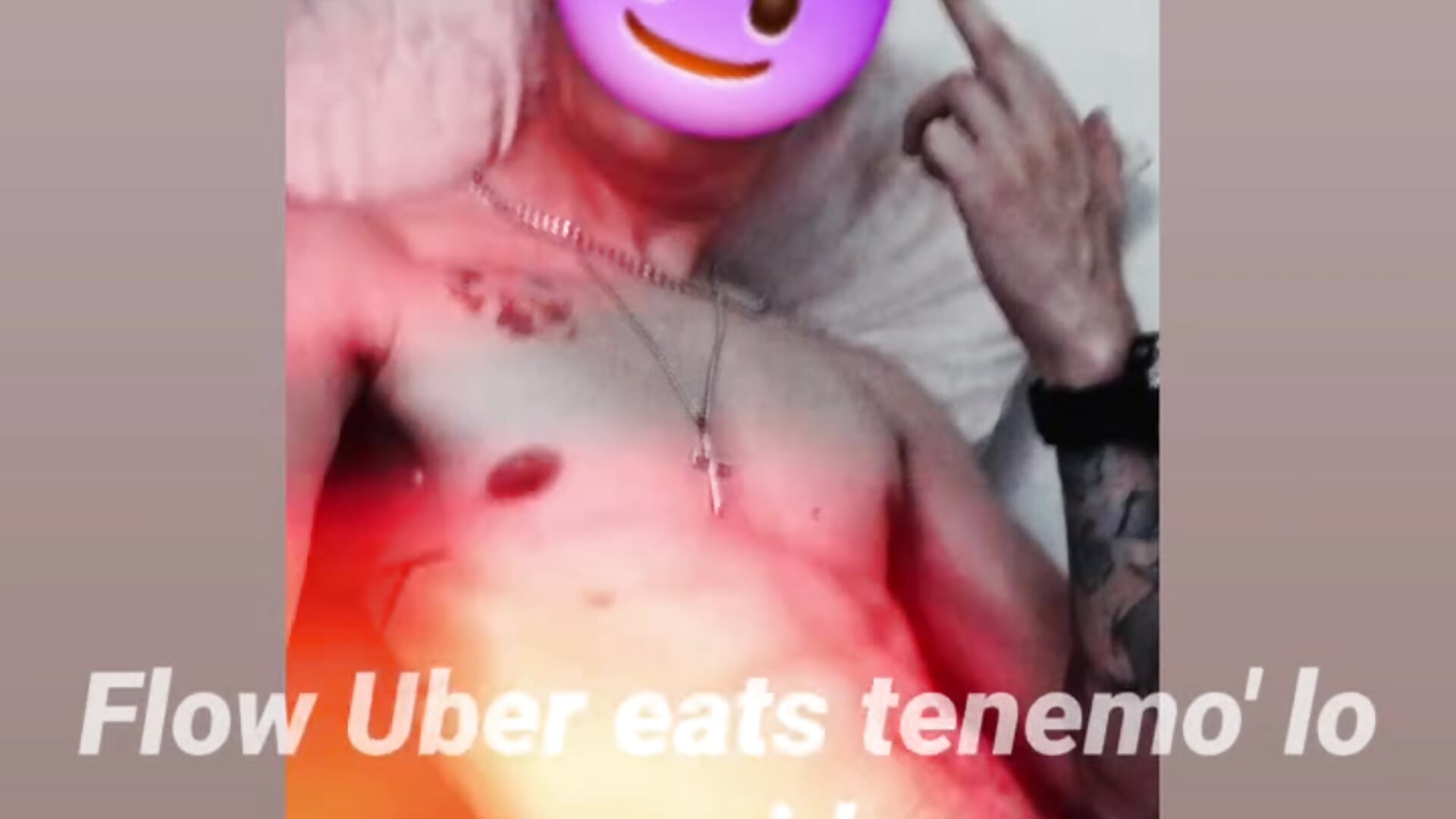 Tattoos - latinosatiro94 adlı kamera modelinin videosu