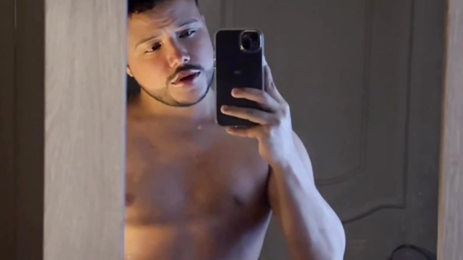 My Body 💚💮 – video af Dimitri_colins