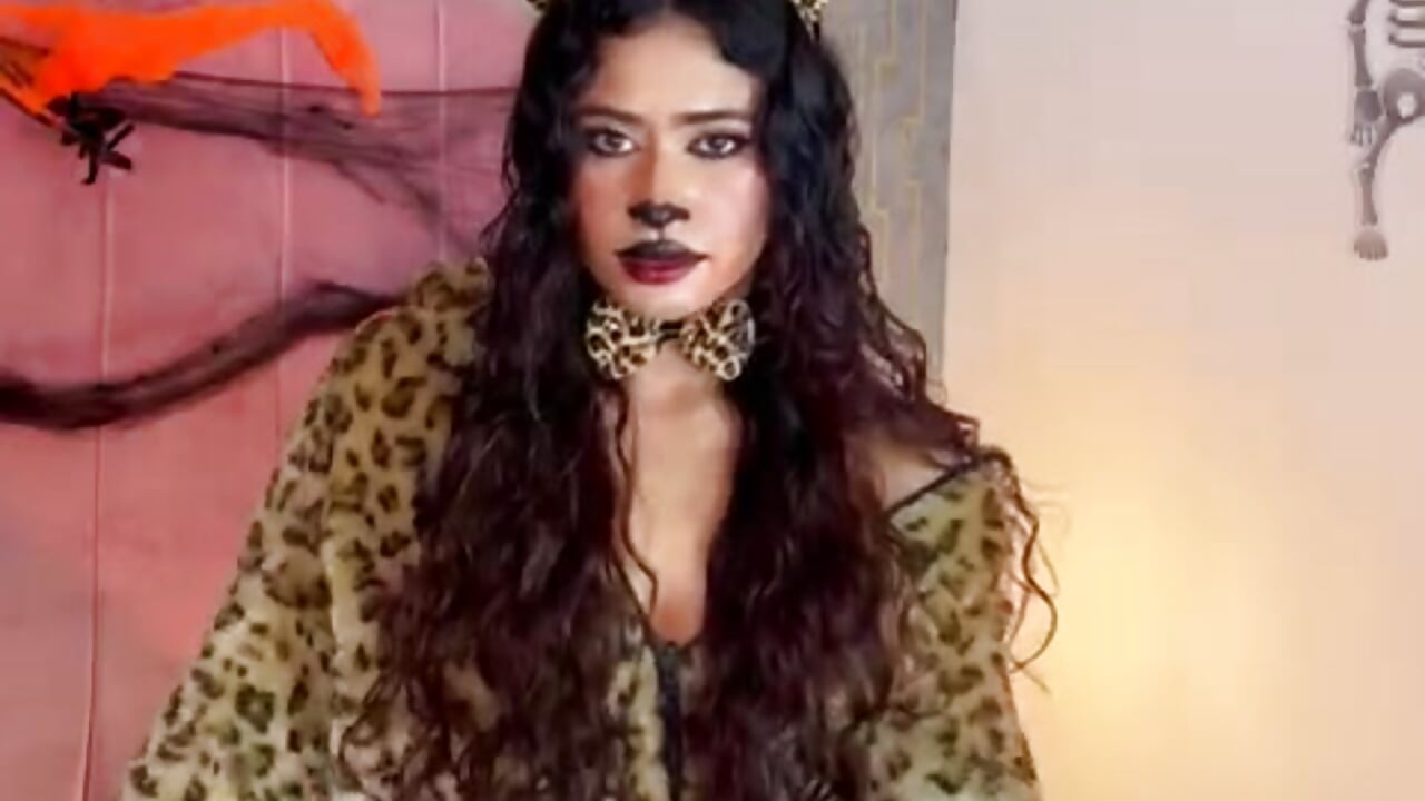 Happy spooky halloween👻🎃 - video by agatha_jener cam model