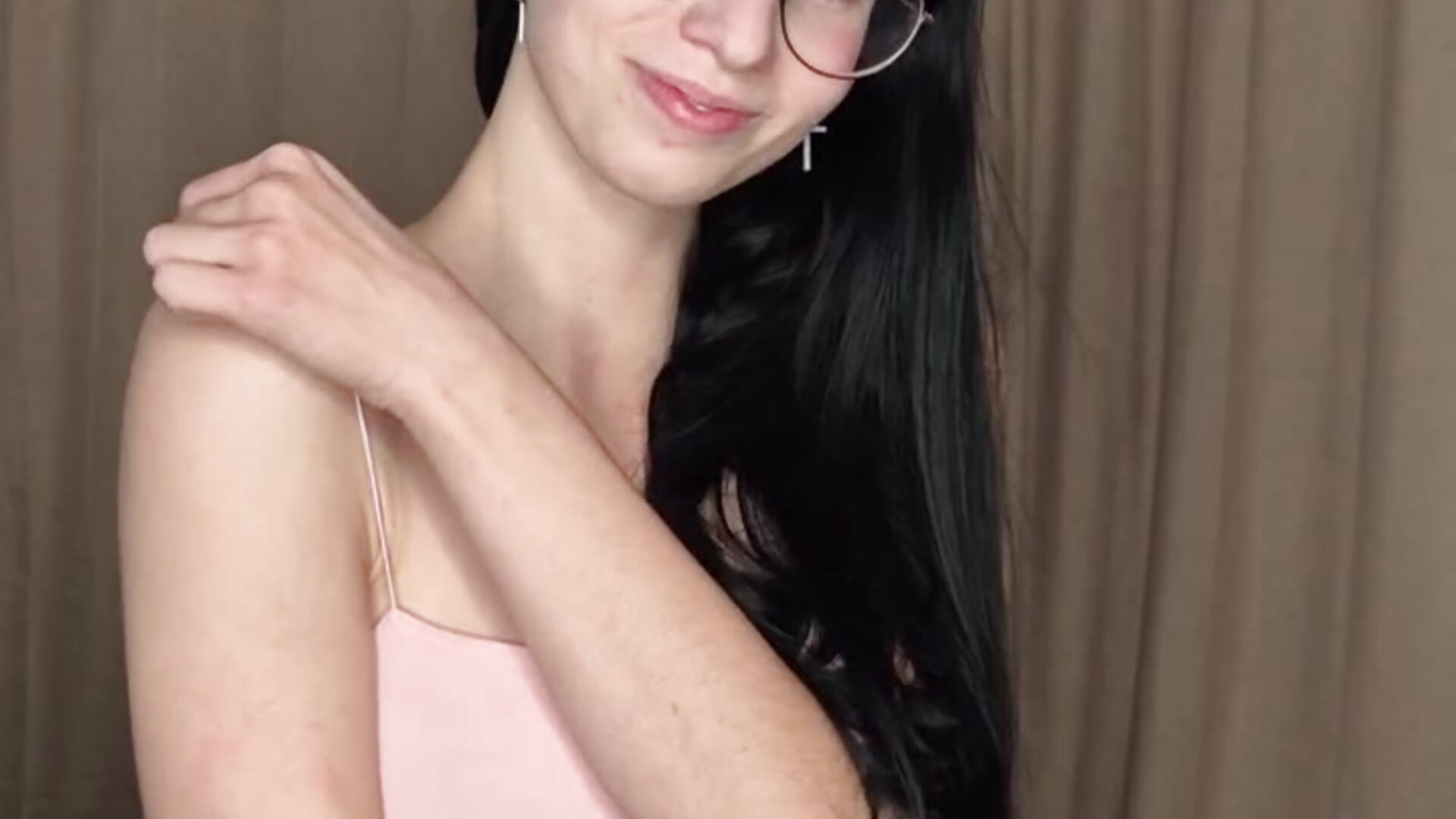 document_5453966441323723862.mp4 - video by ArlineJanik cam model