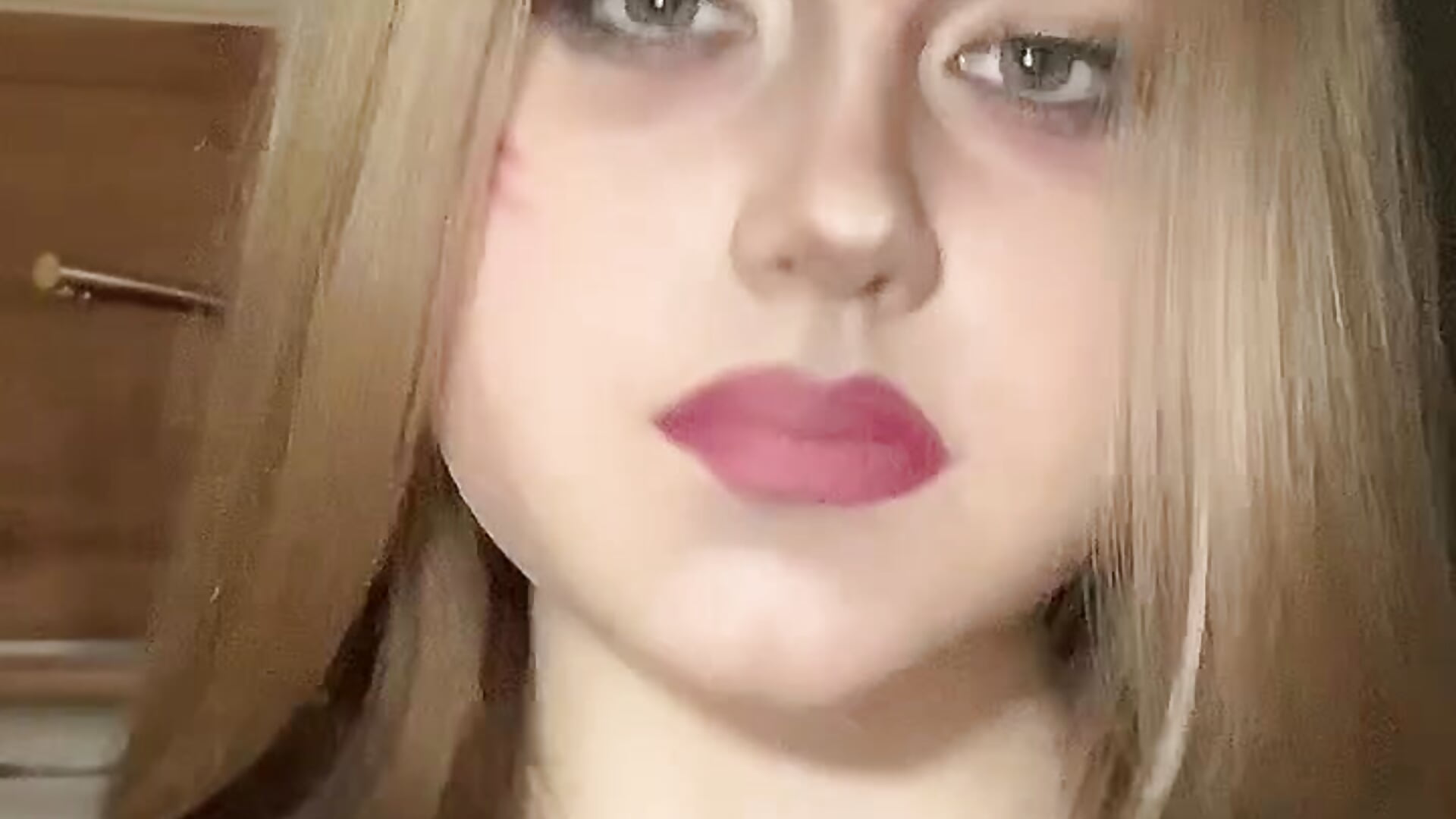 makeup lol - video by CherieSprinzl cam model