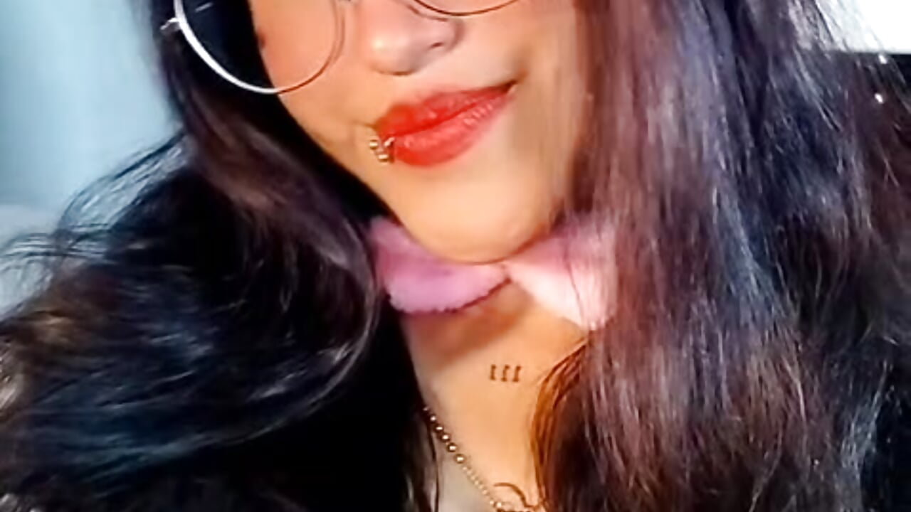 hello– miss_aris kameramodell videója