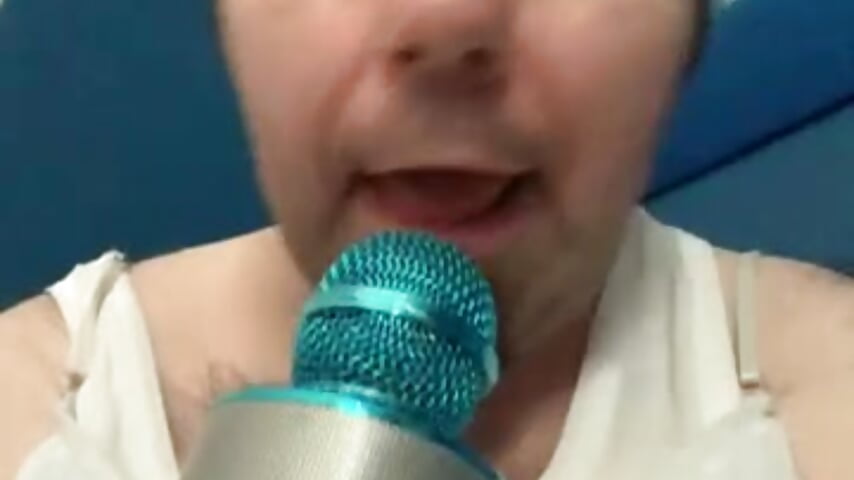 Einmal noch : Musik  17/25 – video od webkamerové modelky GeilerHSVFAN1989