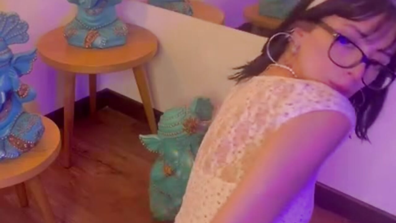 Pretty in Plaid, Dangerous Underneath - Vídeo de Sweet_1Angel, modelo de vídeos