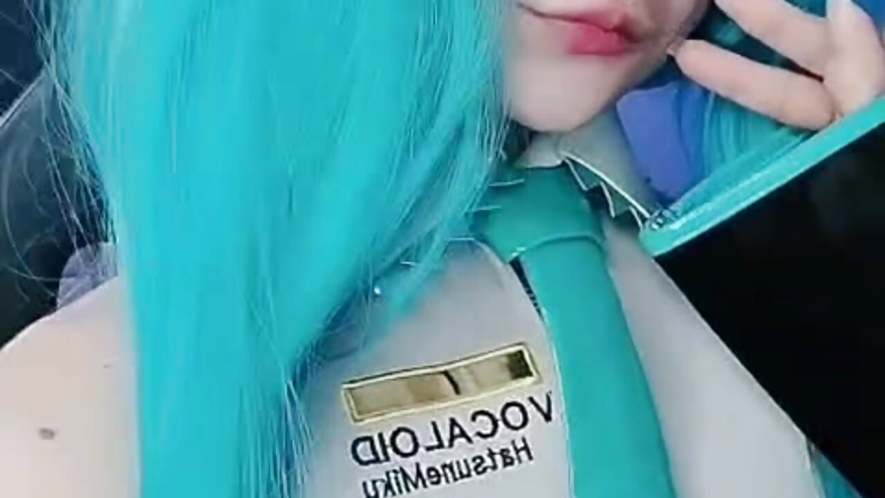Cosplay Hatsune Miku 💚 - відео від вебкаммоделі _Charlotte_Collins_