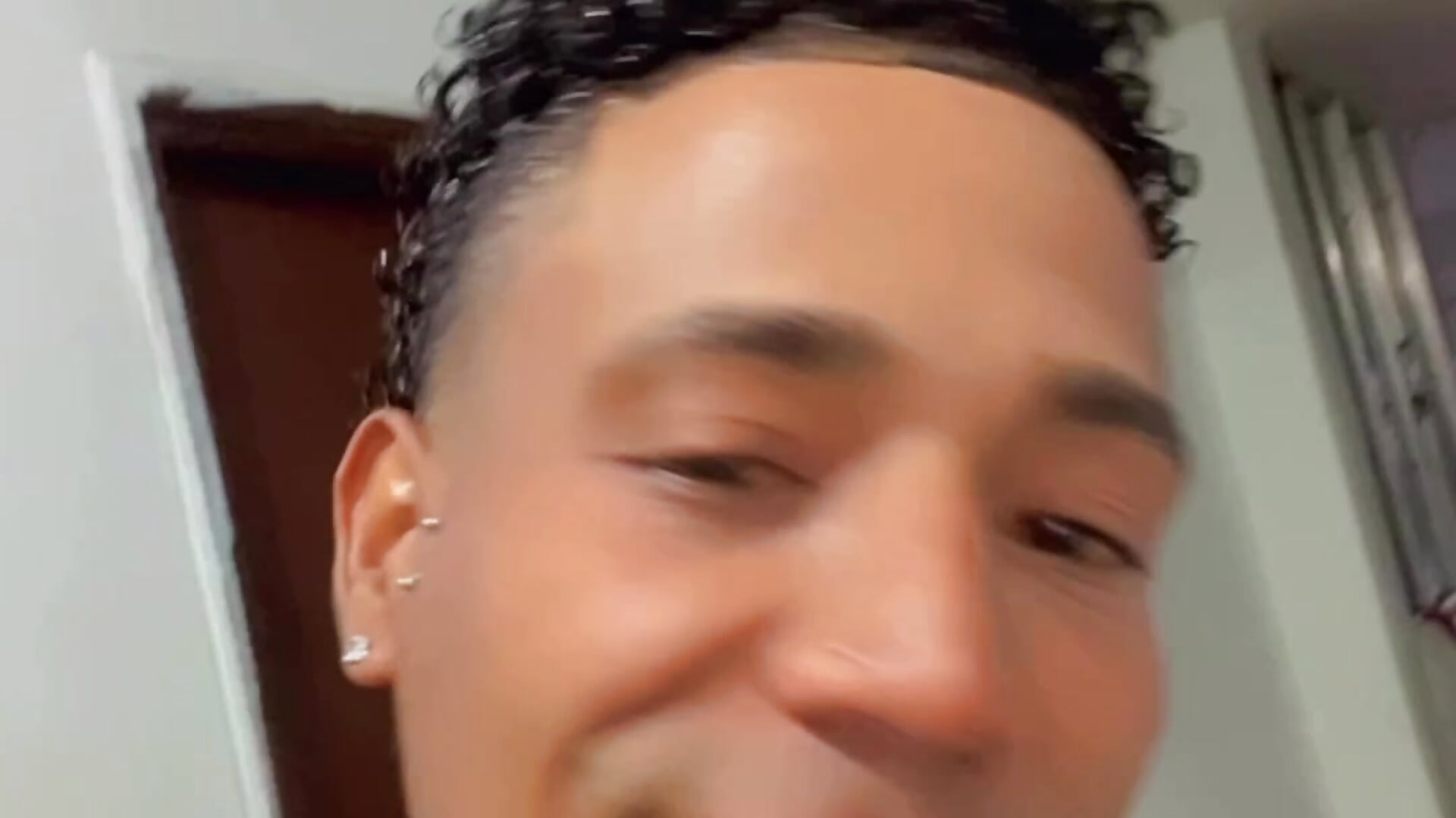 52eba3d2e441423aa0a6dca4406021ac - video by BBC_Black_ cam model