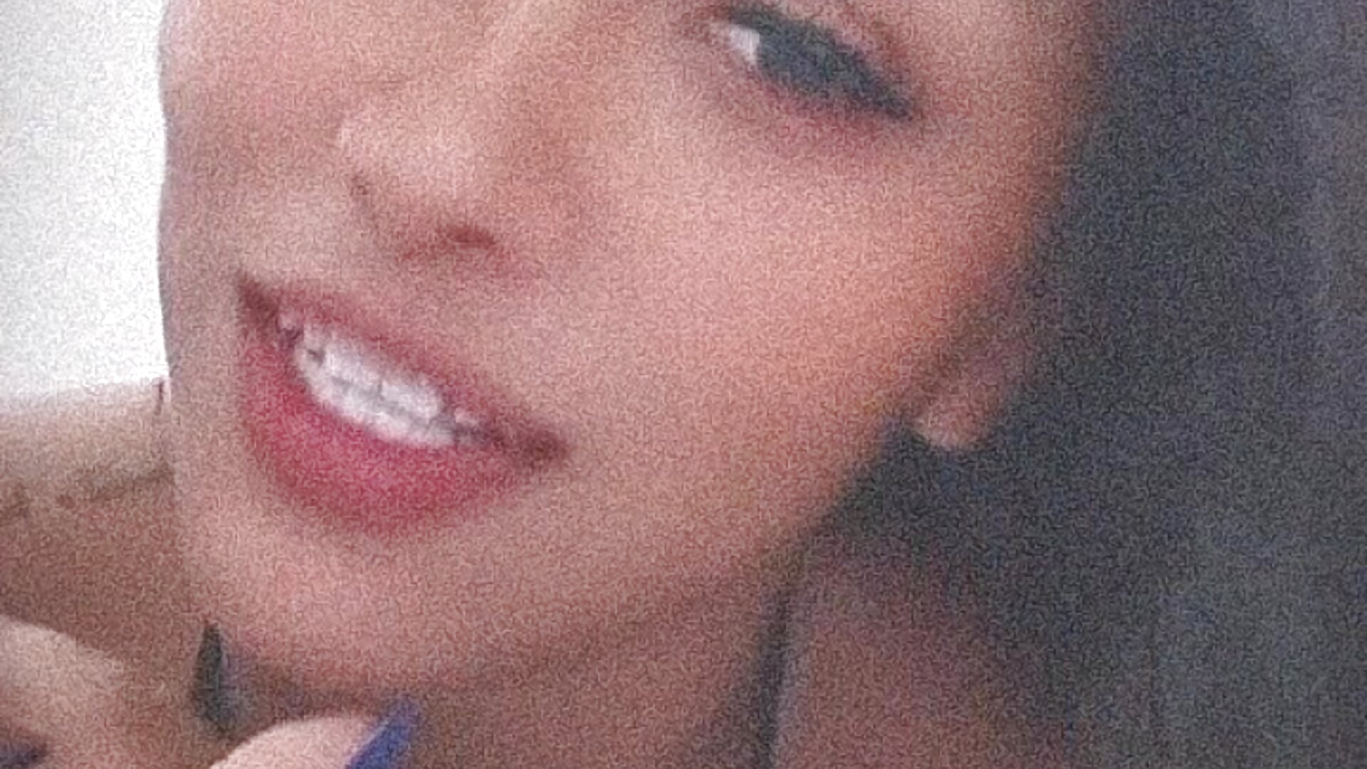 Dançando mostrando o cuzinho – video af poderosa6969 cam-model