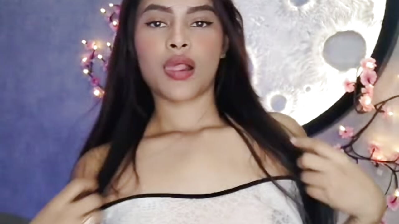 Do you want to play? 🙈🥵 - video by Miaa_Rosse cam model