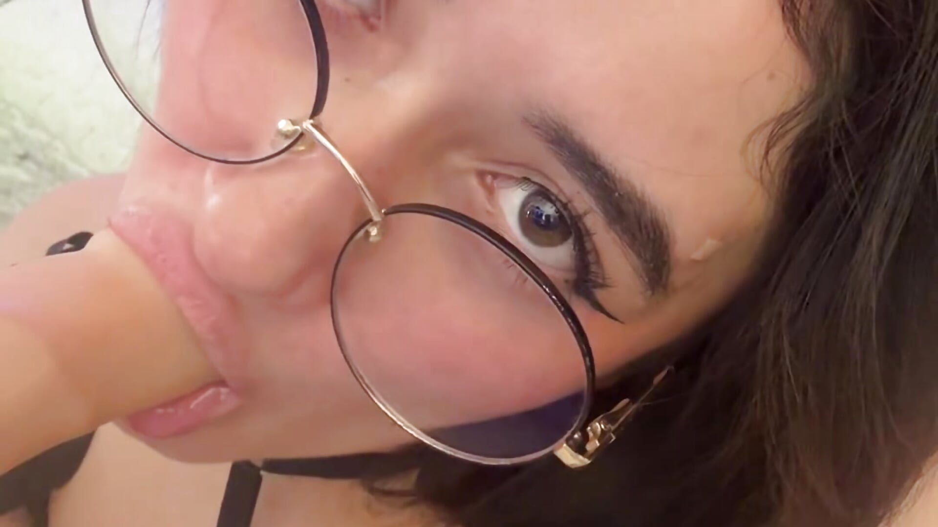 Cum on my face, please - clip cu AlessandraLB model videochat