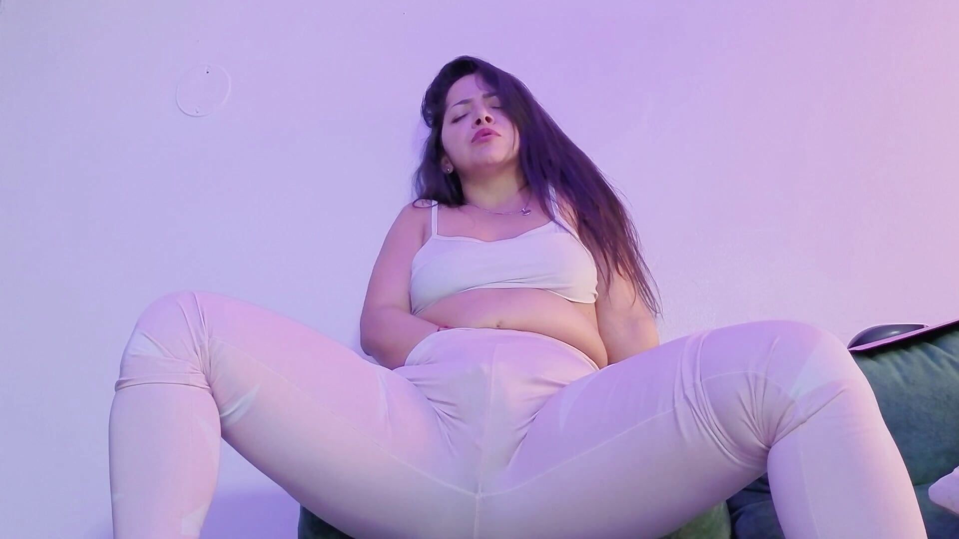 I love rubbing my pussy 🤤 - video by Salo_funny cam model