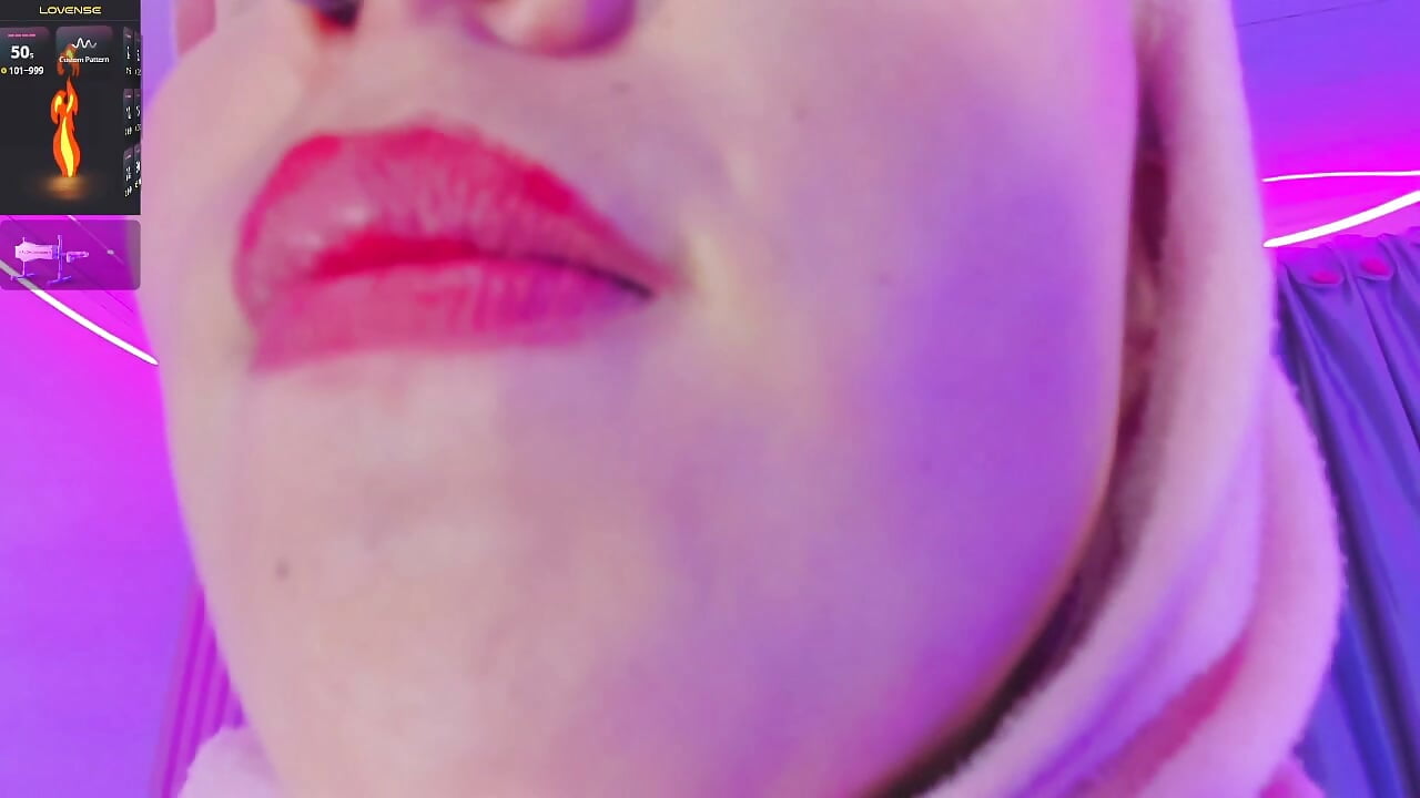 kissing show with smoke in the mouth