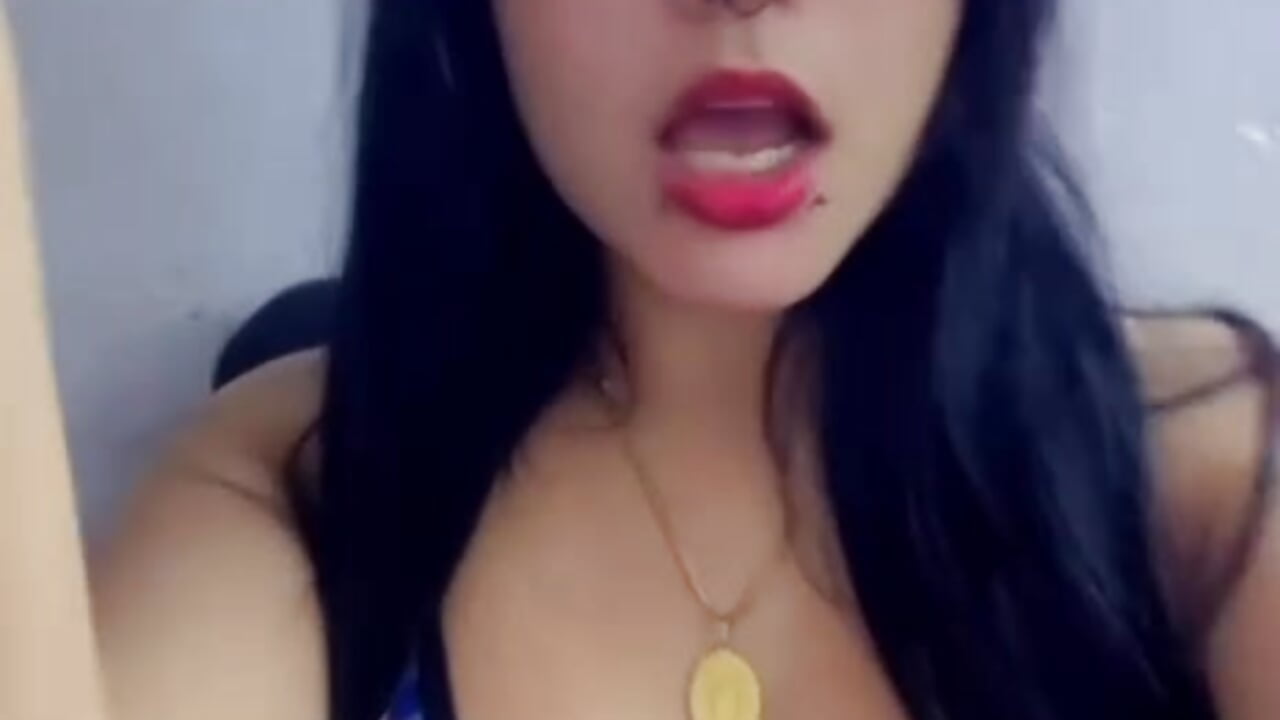 WhatsApp Video 2025-08-20 at 1,57,23 PM - video oleh model kamera Kitty_Submissive