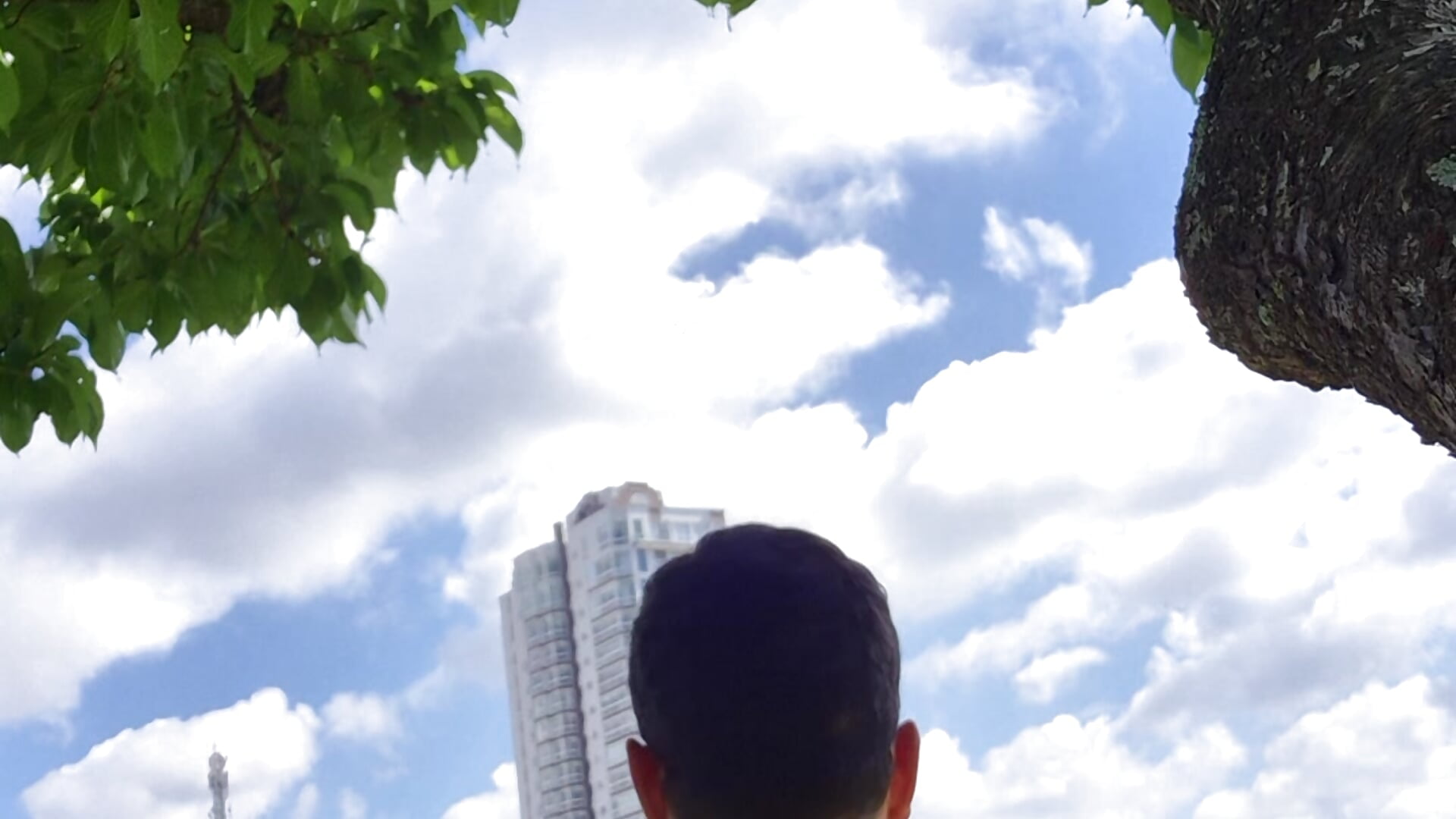 Mostrando meu corpo ao ar livre - vídeo de dancaEstrip modelo de câmara