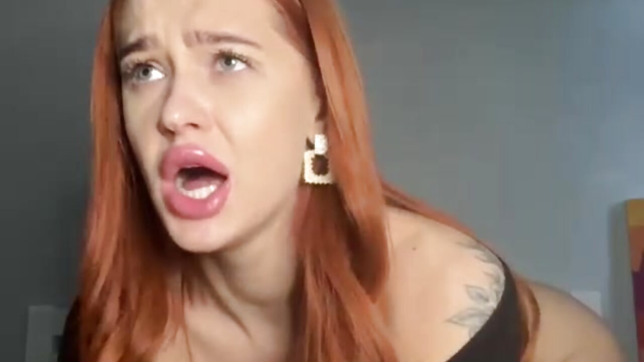 smoking +BJ 🥵Show 🚬 - video di LittleFox___ modella di cam