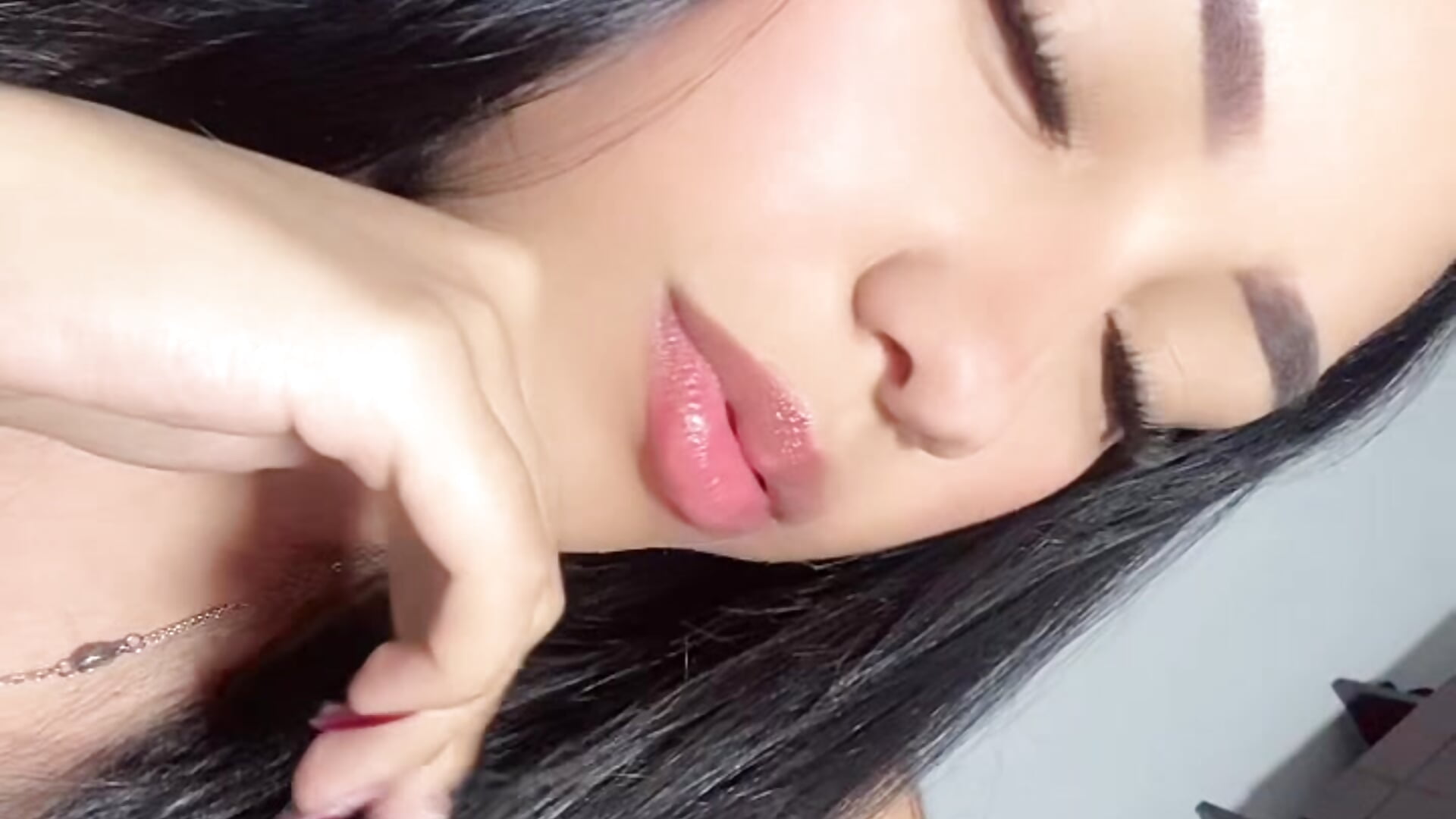 c177b834f80a48c8b795dbf29310e430 - video by Alanna_uwu cam model