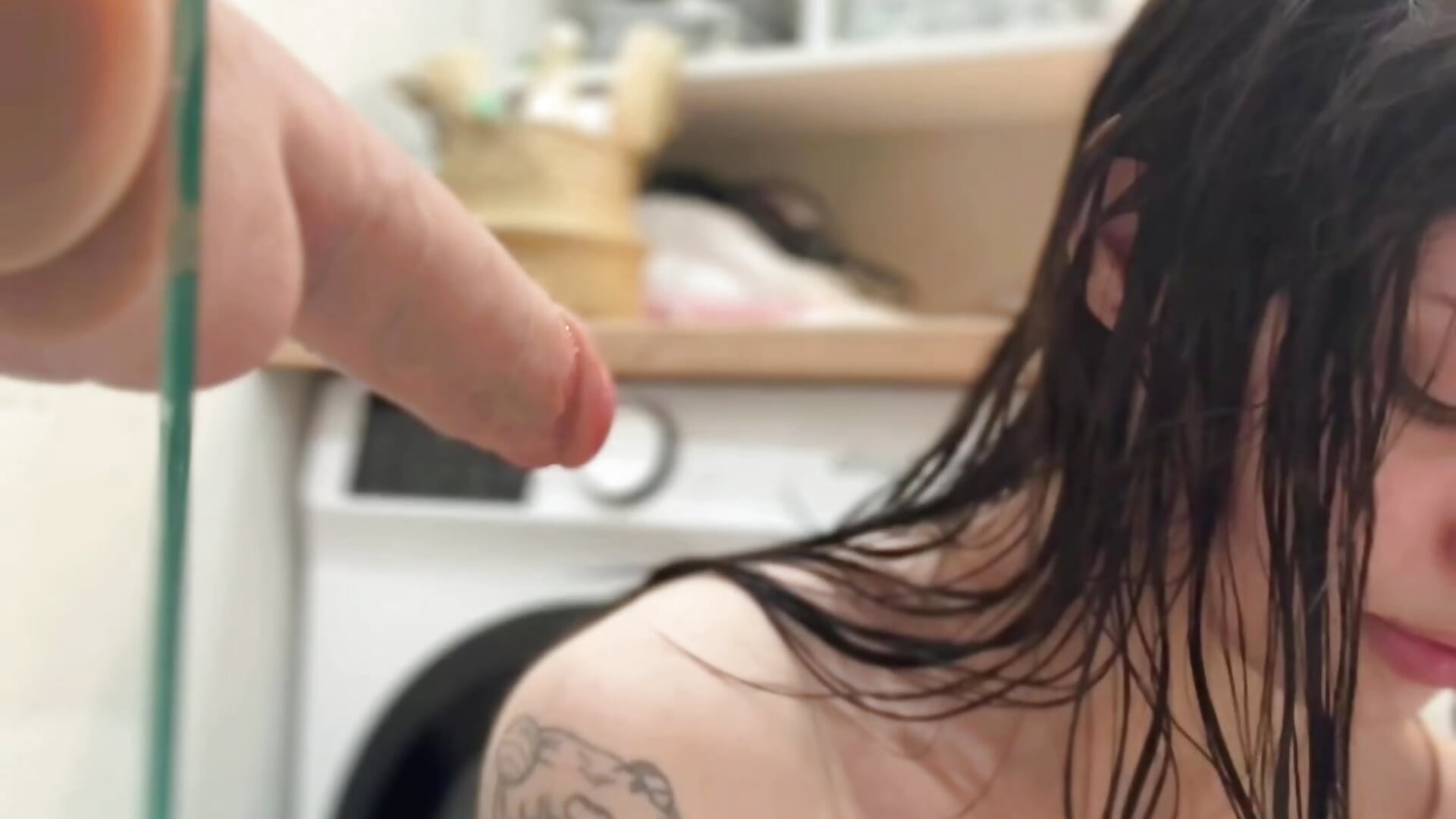 sexy blowjob in bathroom - Meowmacito 캠 모델의 동영상
