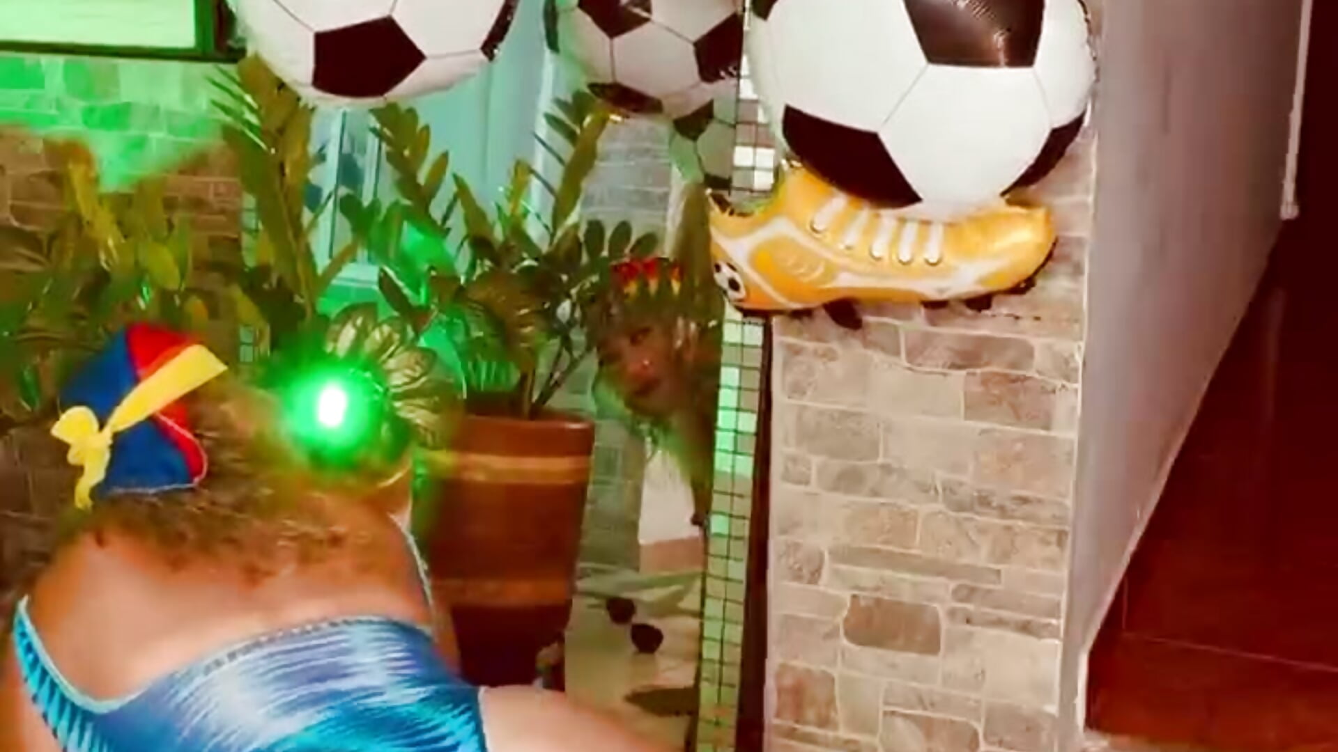 We mature women support soccer, and Colombia is winning today - vídeo de la modelo de cam _SARAI_DUPONT