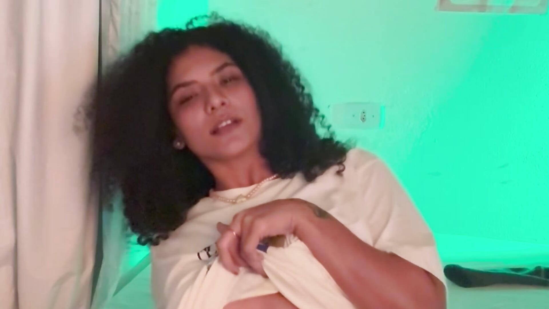 POV In my room gurl 🎂🎈 #nomake #naturalgirl - vídeo de kushg_rl modelo de câmara