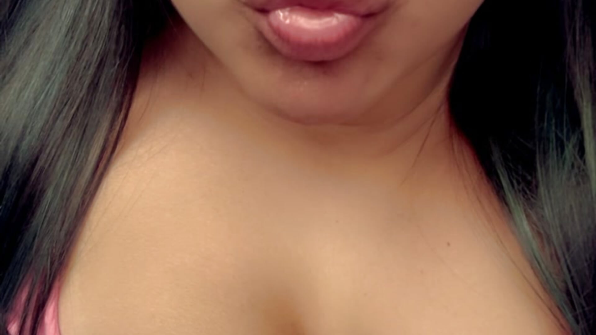 Kisses - video by andrea-cohen cam model