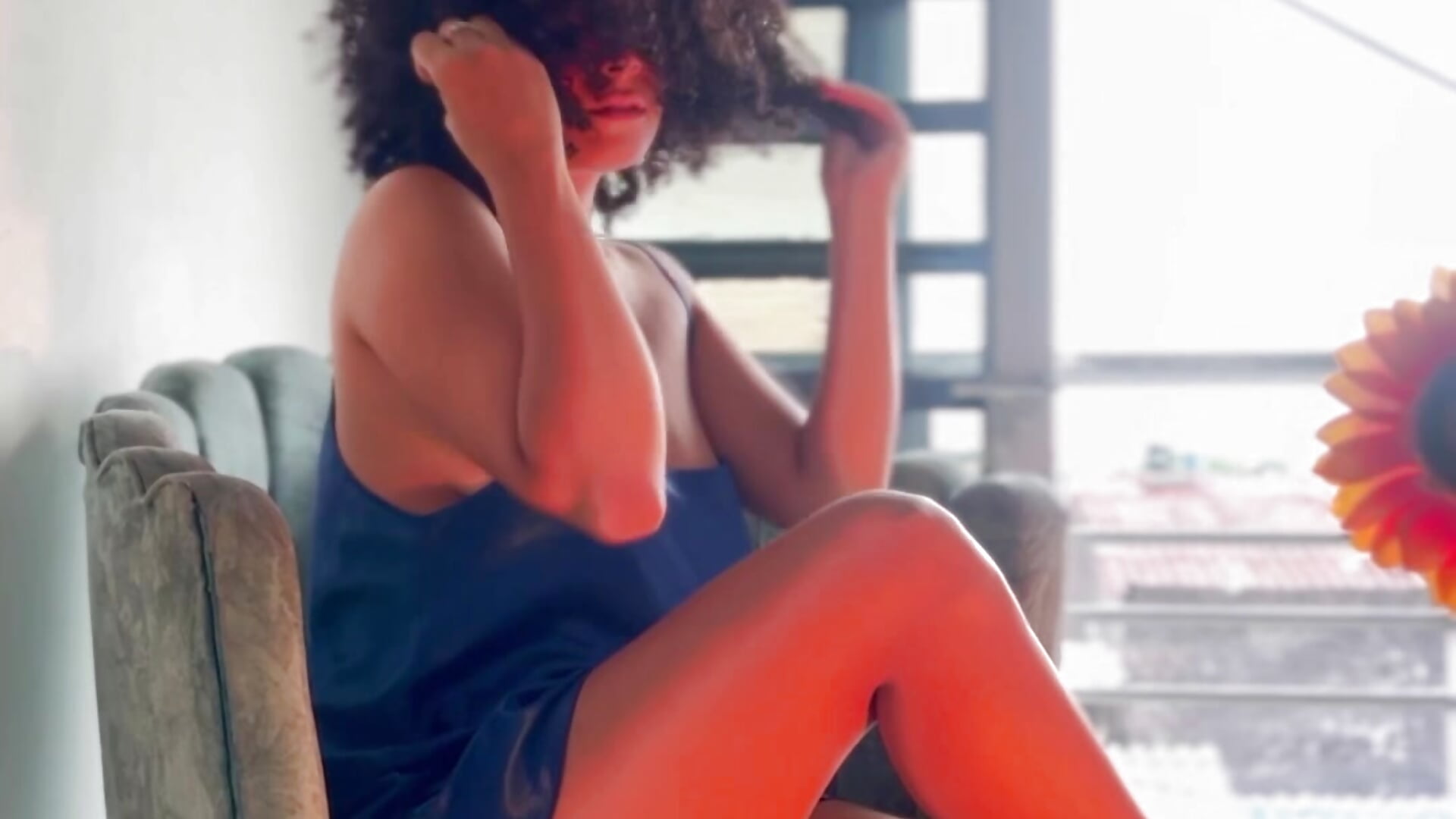 Do you like the color blue? - video van AfroSalvaje cam-model