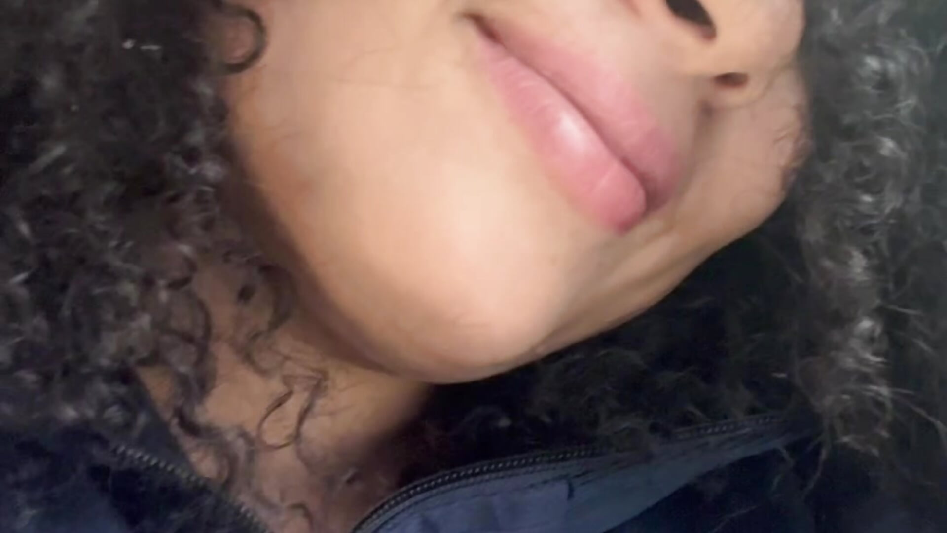 My hair is crazy 🤪 - video by AfroSalvaje cam model