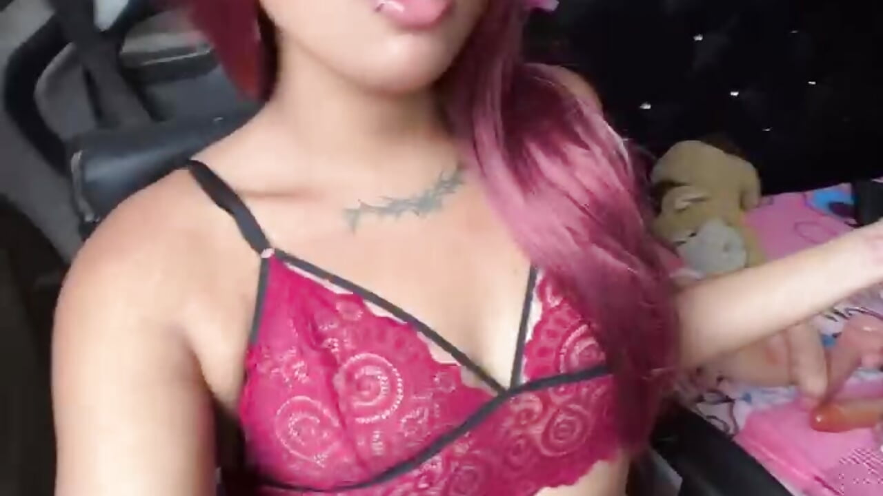 sexy bitch - video di CharlotteBrowm modella di cam