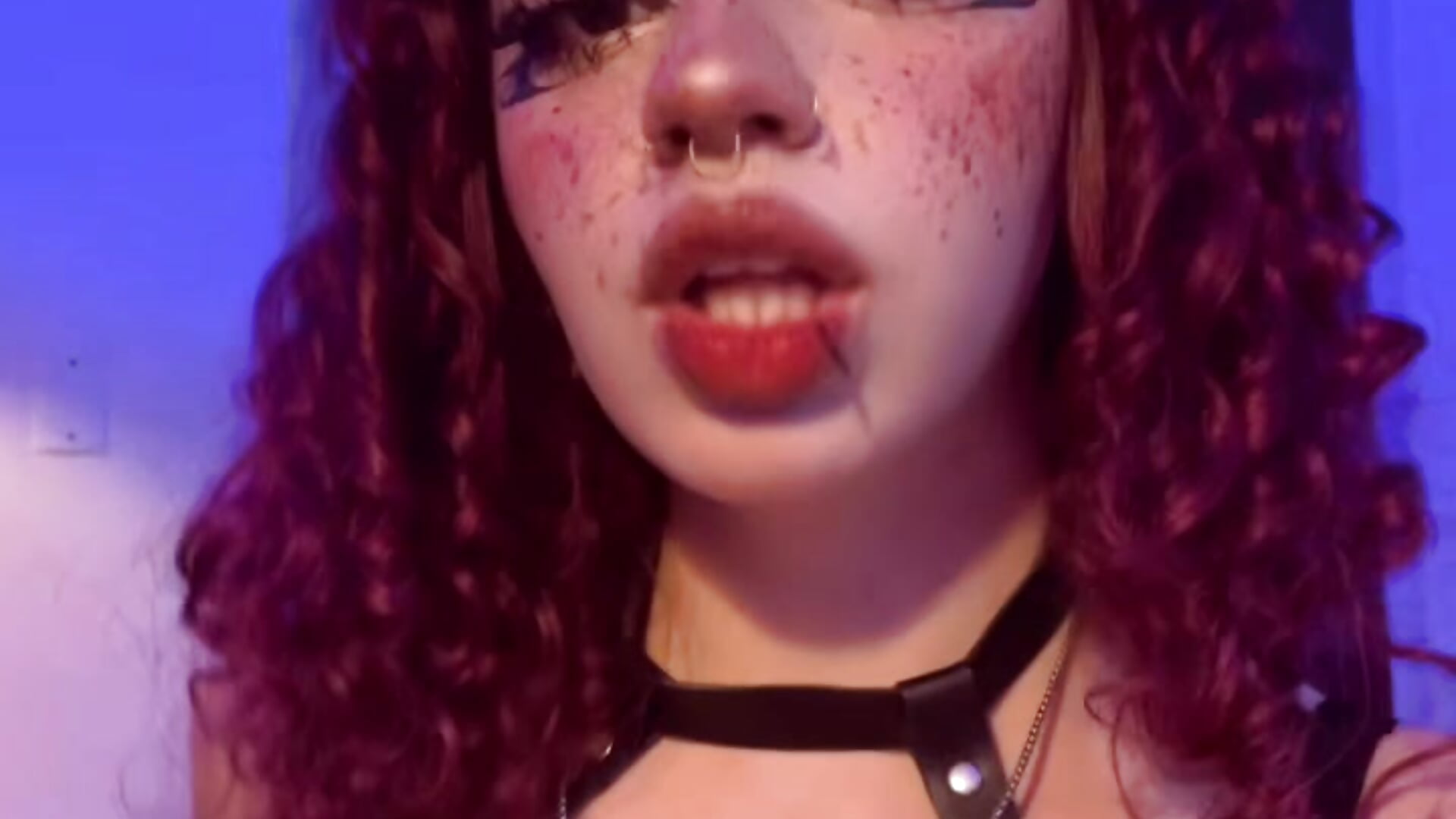 U want me - video by NyssaWood cam model