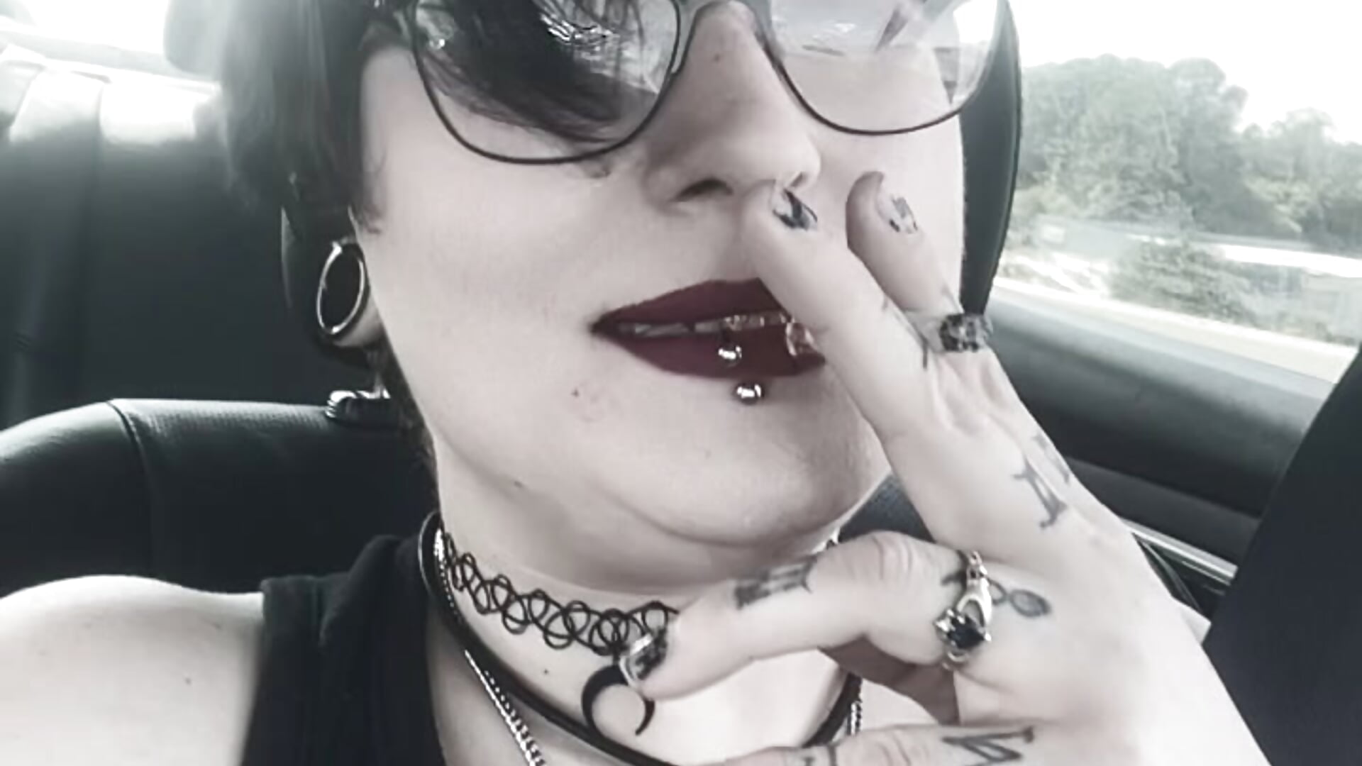 Cocky bitch - video by Harleesinn cam model