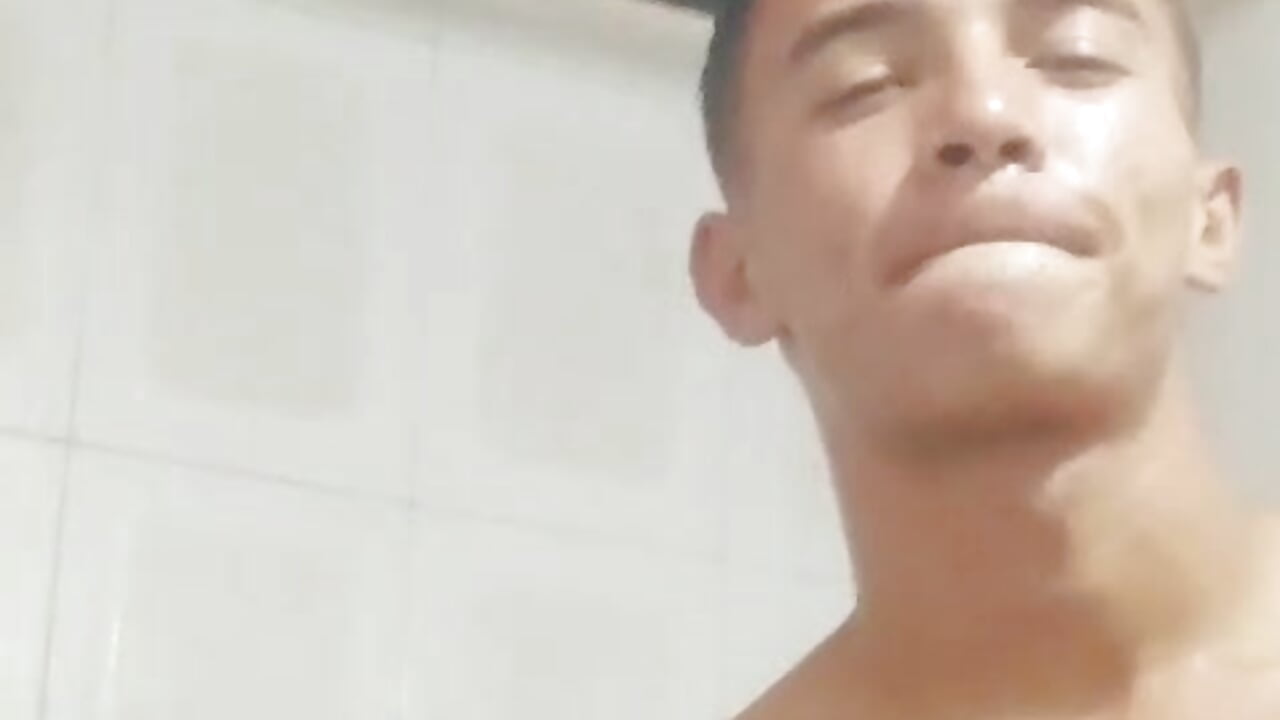 Shower - video by eroseliam cam model