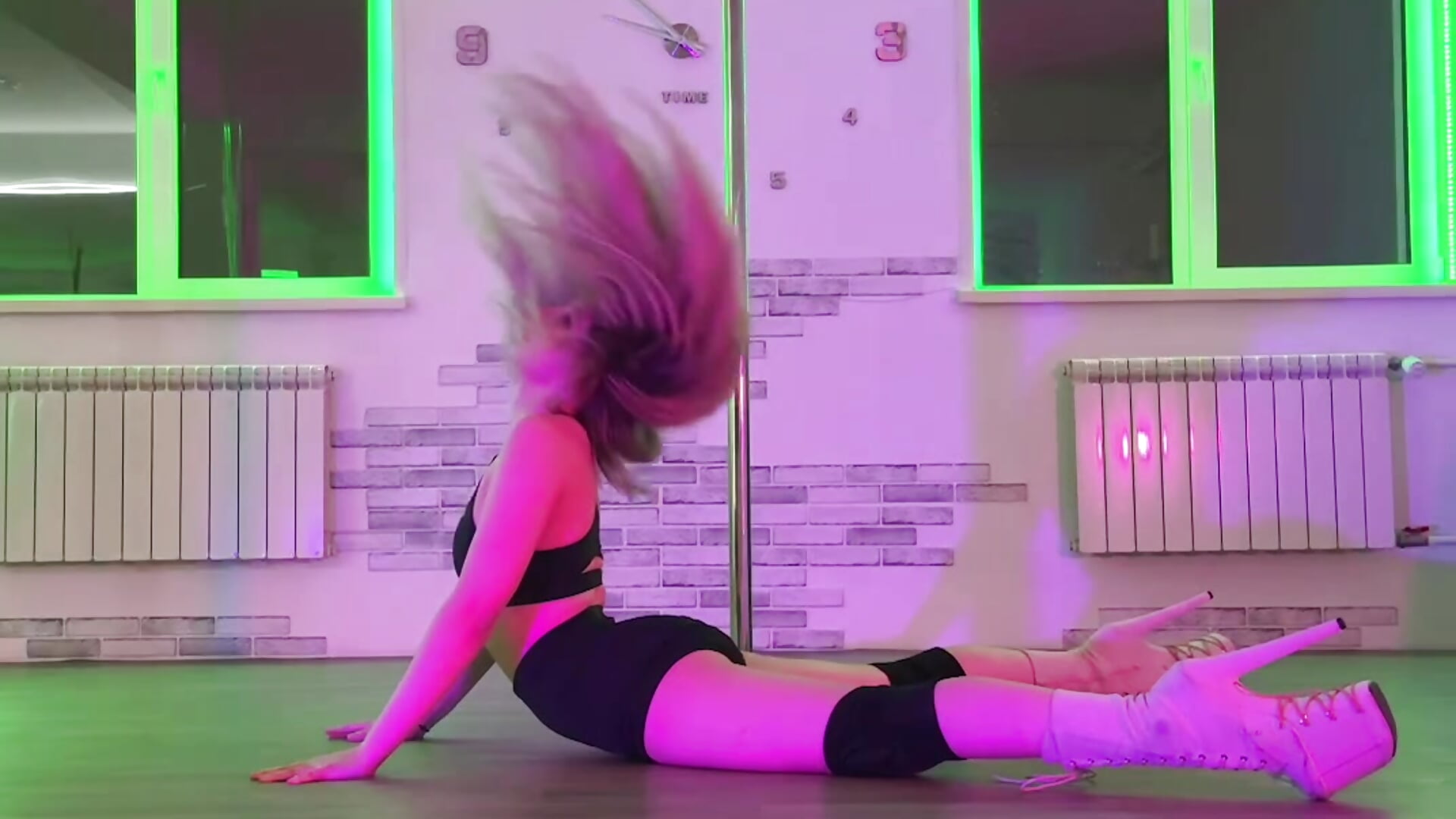 My dance💃 - video di _sophielov modella di cam