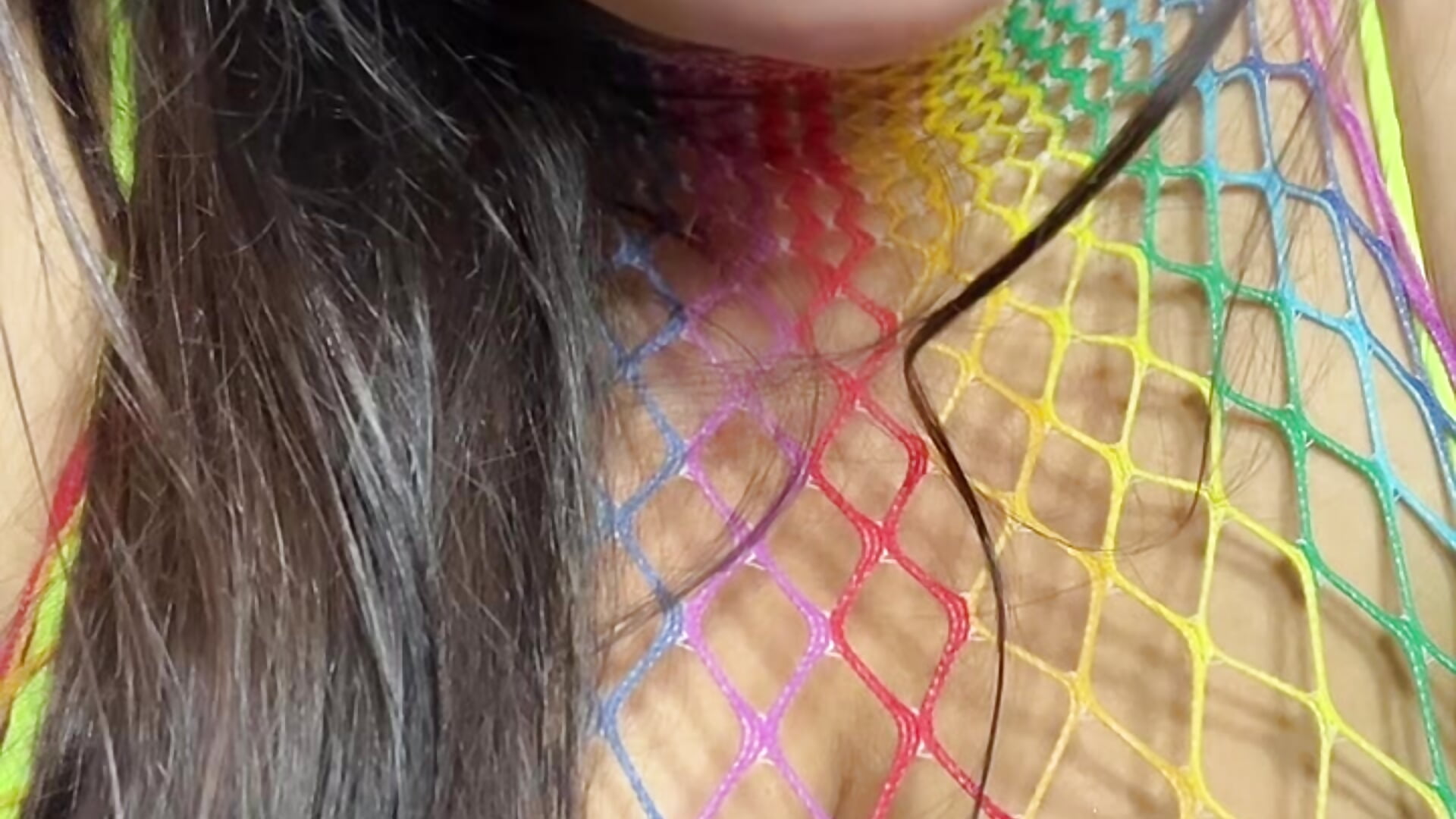 Wet pussy wet finger in pussy - video by sarahreyess_11 cam model