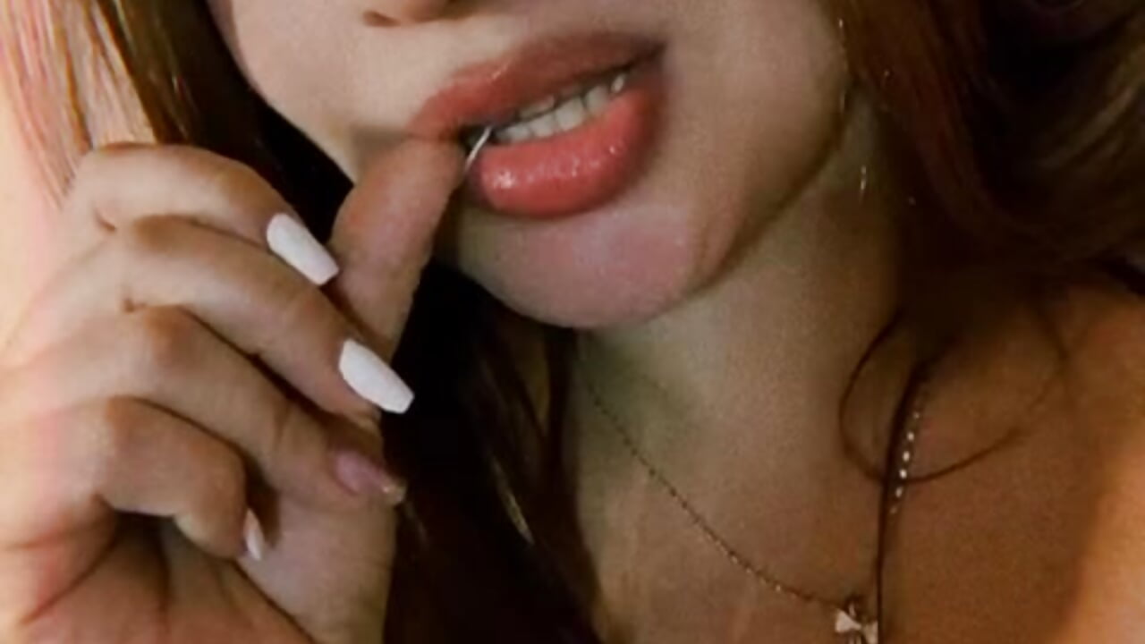 Smile - video by sarahreyess_11 cam model