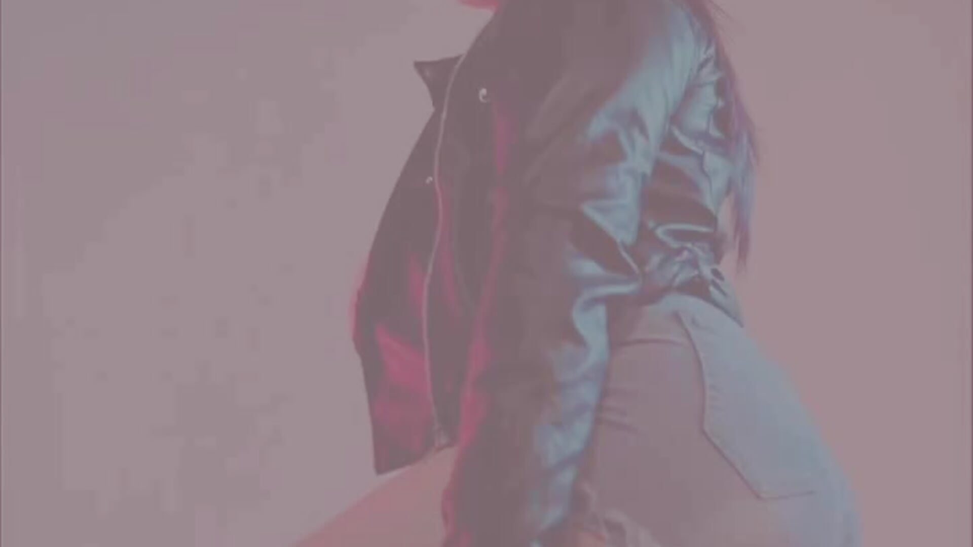 A glamorous and spicy girl full of glamour and passion wants to find her ideal gentleman. - video by sarahreyess_11 cam model