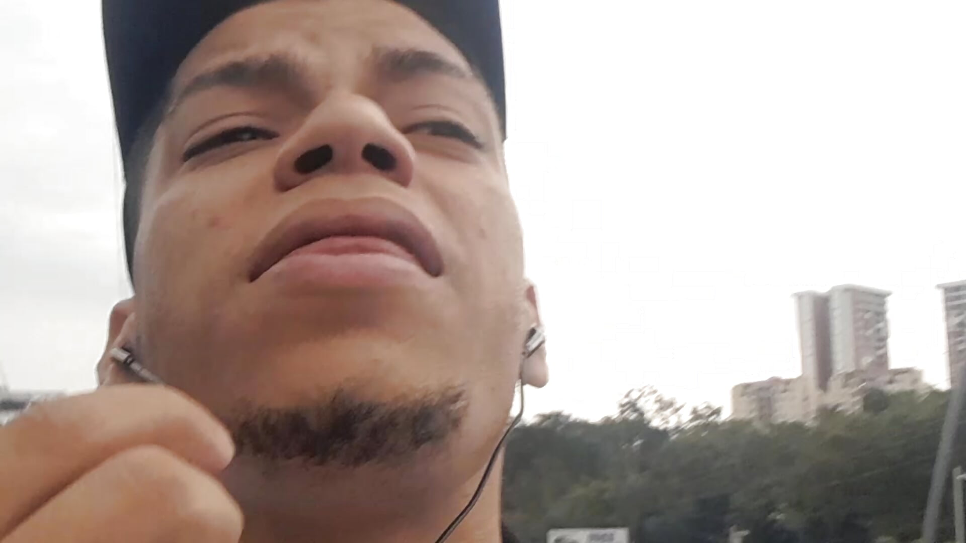 Through the streets singing - video by andres_sant cam model