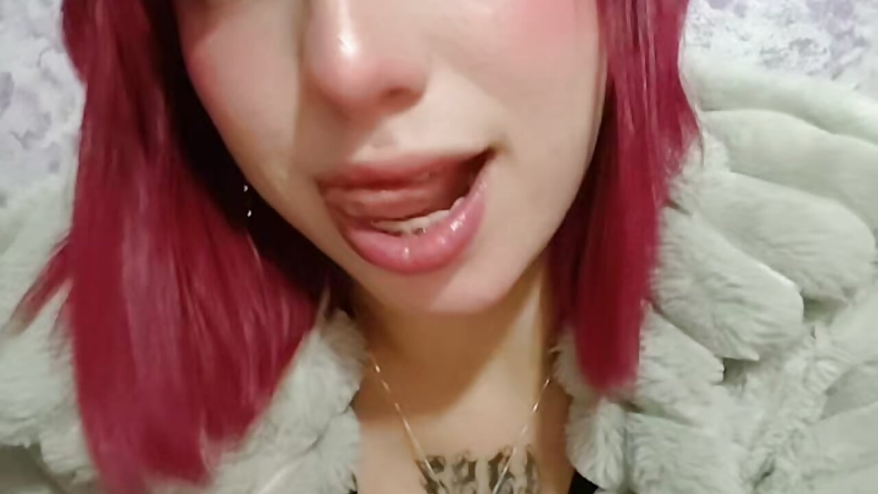Would you like me to make TikToks? 🥹 - video di Kitty_Melodi modella di cam