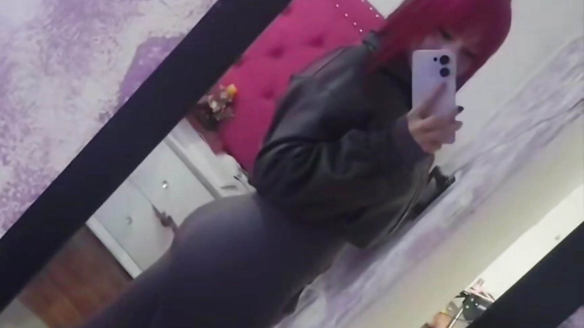 I look cute in clothes 🥹🫣 - video di Kitty_Melodi modella di cam