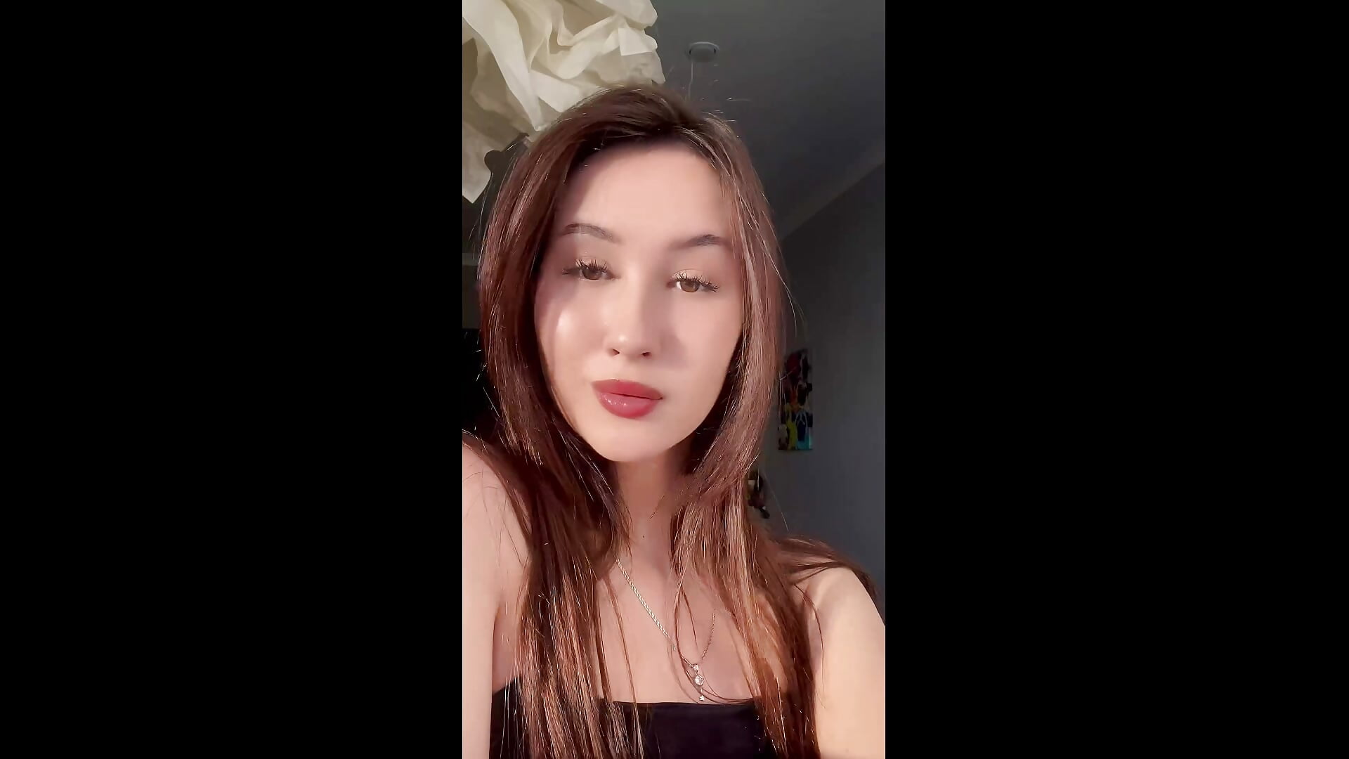 Eyes open, flirt mode on 😉🪞💖 - video by JanellaBecerril cam model