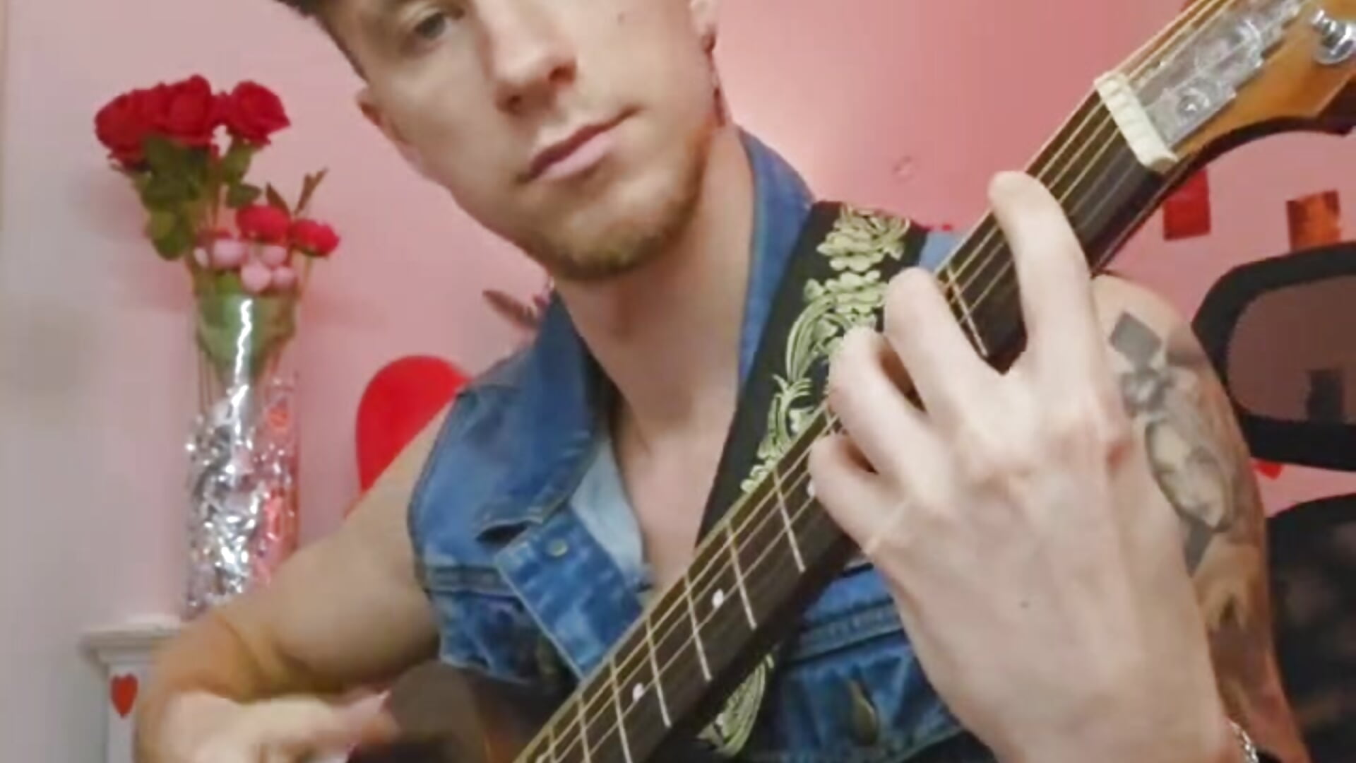 For my ladies and gentlemen I'll be a Valentine! - video mark_caron kameramallilta