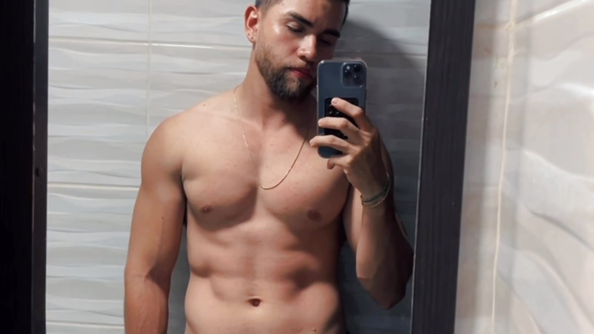 50f06f07981f402e9db8b629554c4bda - video by jotangraff cam model