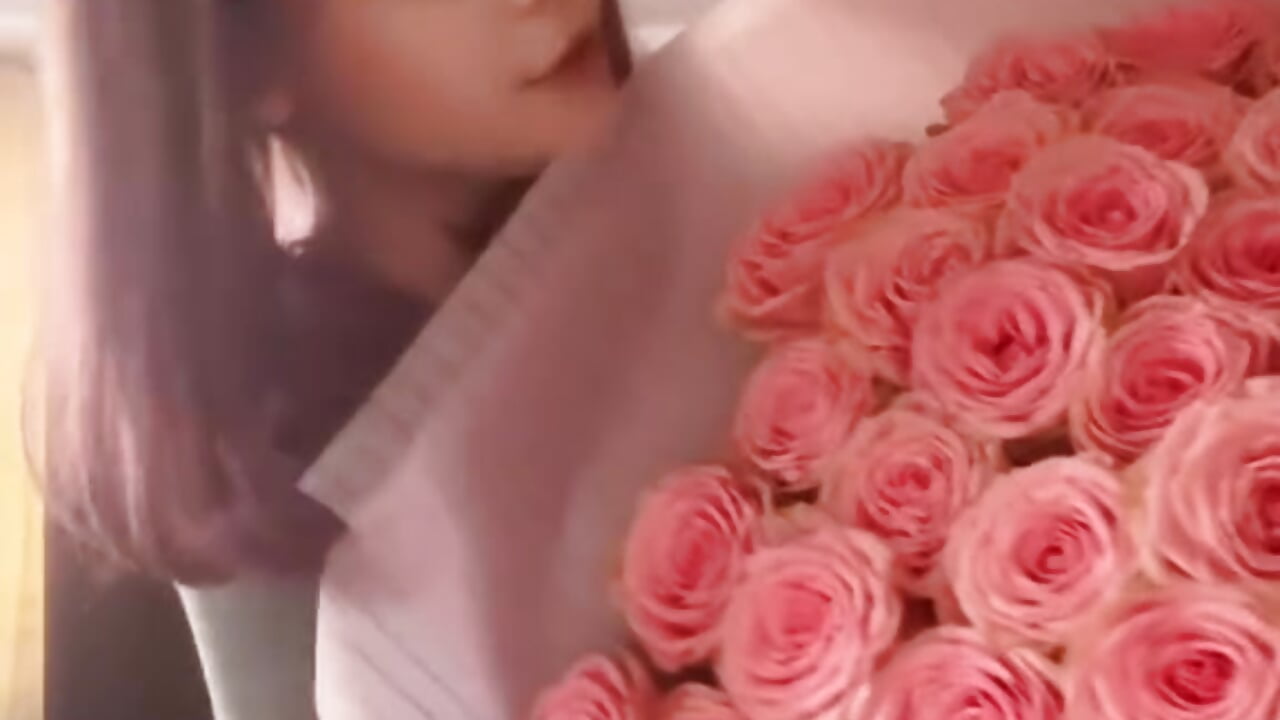 Flowers🌸 - video by RavenKitten_ cam model