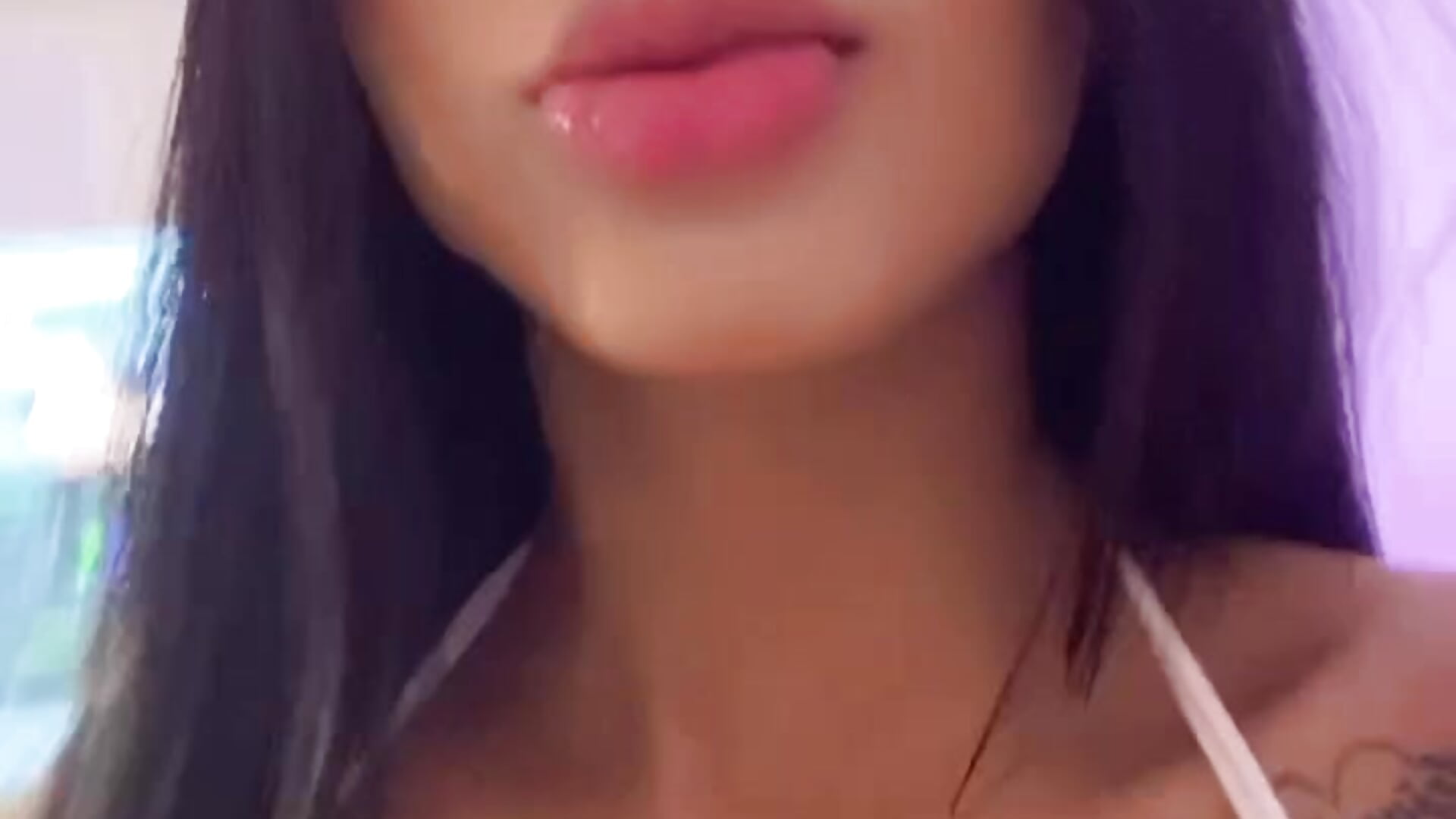 Suck my big boobs - Vídeo de SusanaHenao, modelo de vídeos