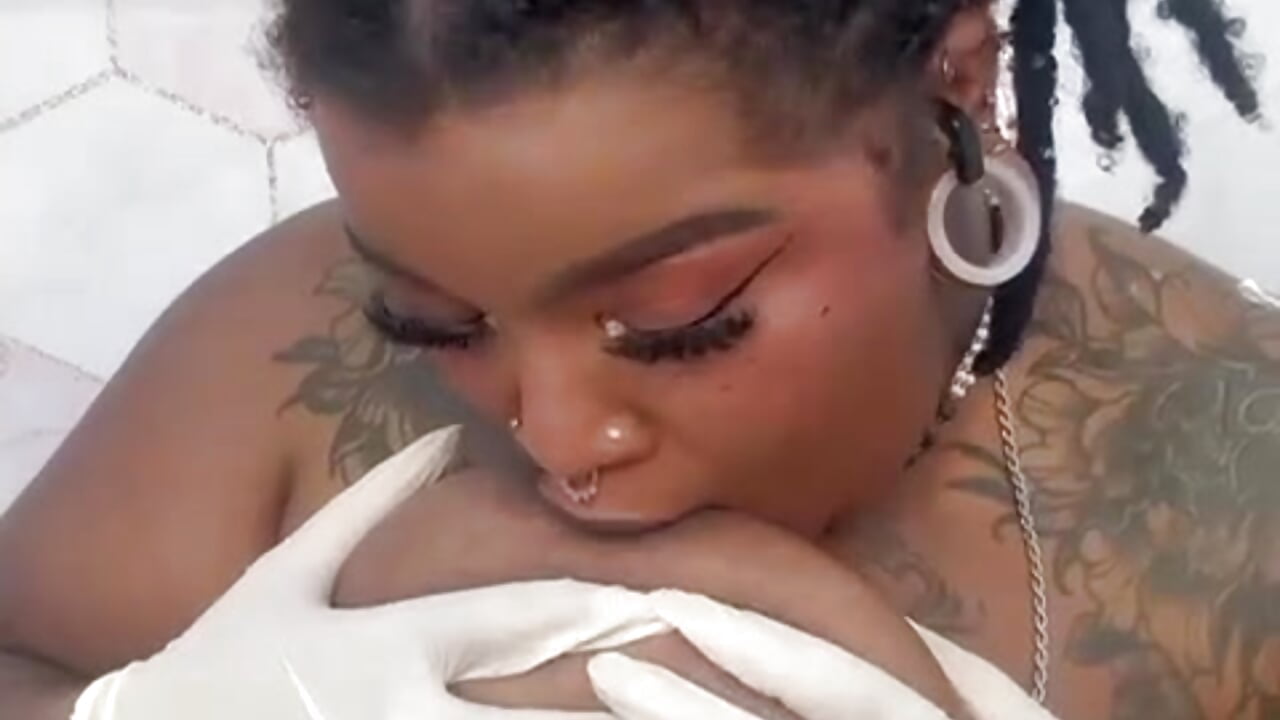 POV: you are watching how I suck my tit and then you decide to help me😏 - Anaa_Fuentess 캠 모델의 동영상