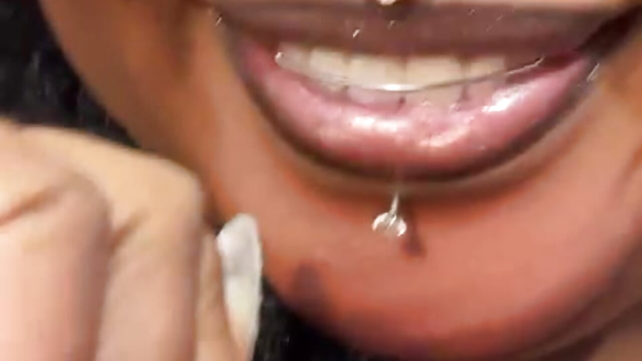 Hello guys, I'll wait for you in my living room to do mischief. - video của người mẫu cam Anaa_Fuentess